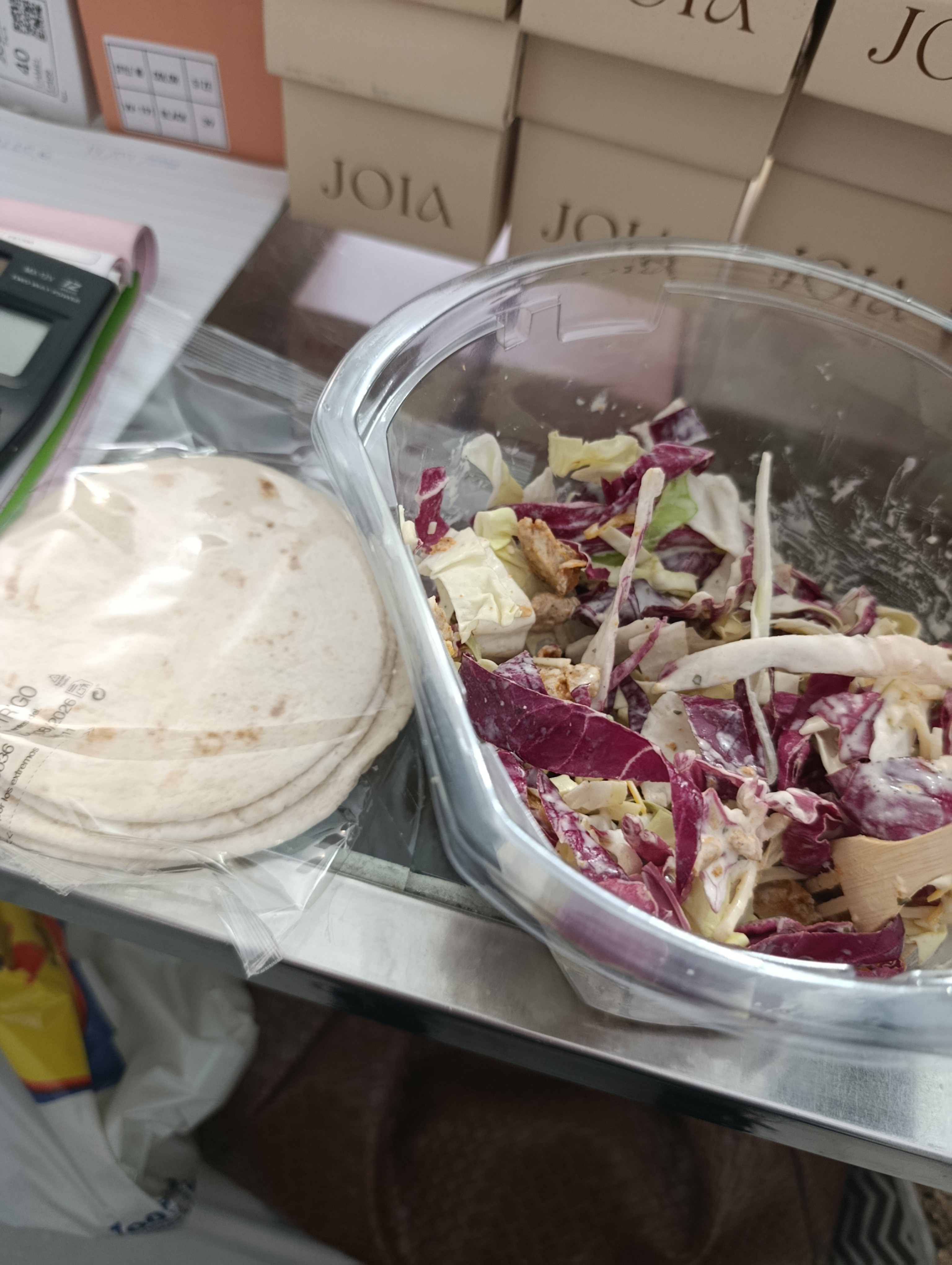 ensalada con pan pita