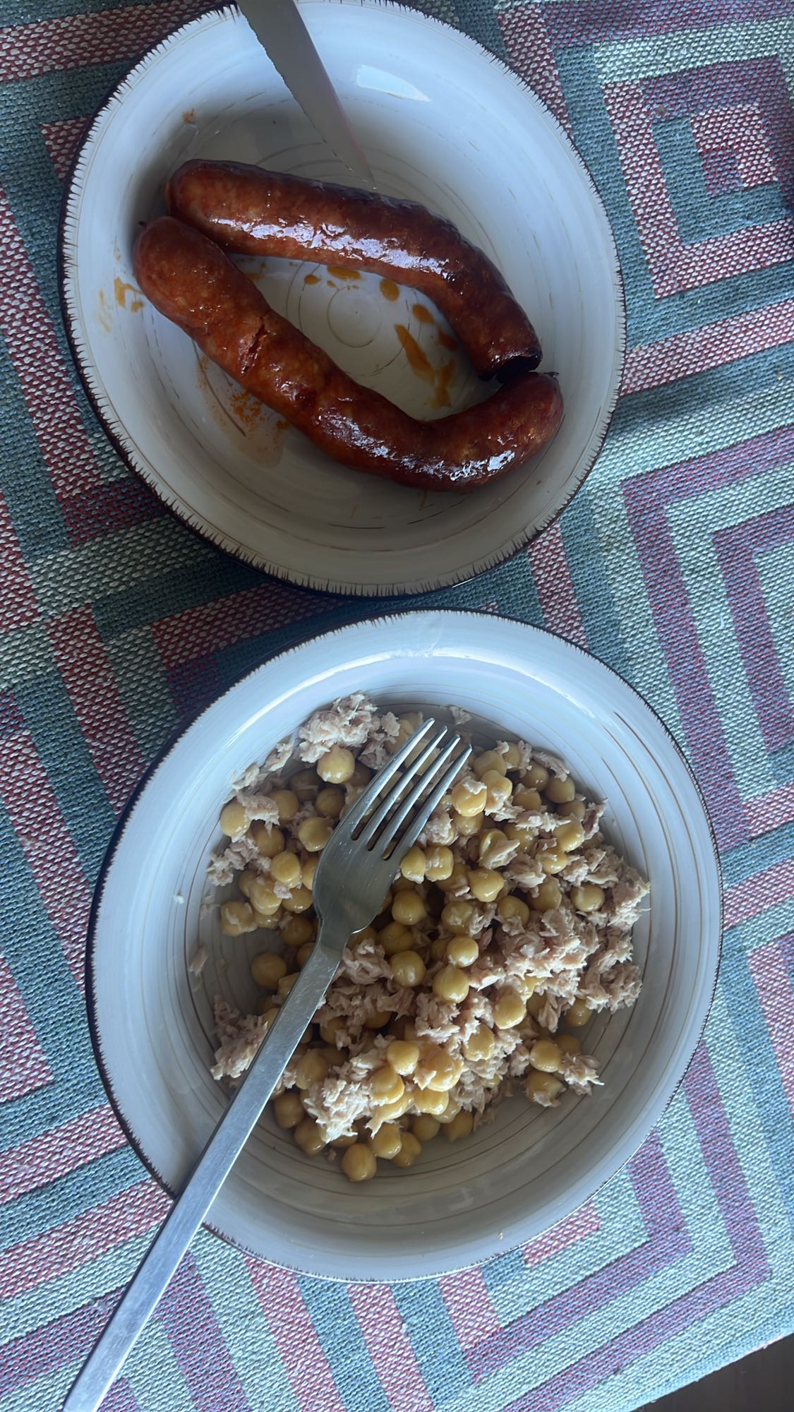 chorizo con garbanzos y atun