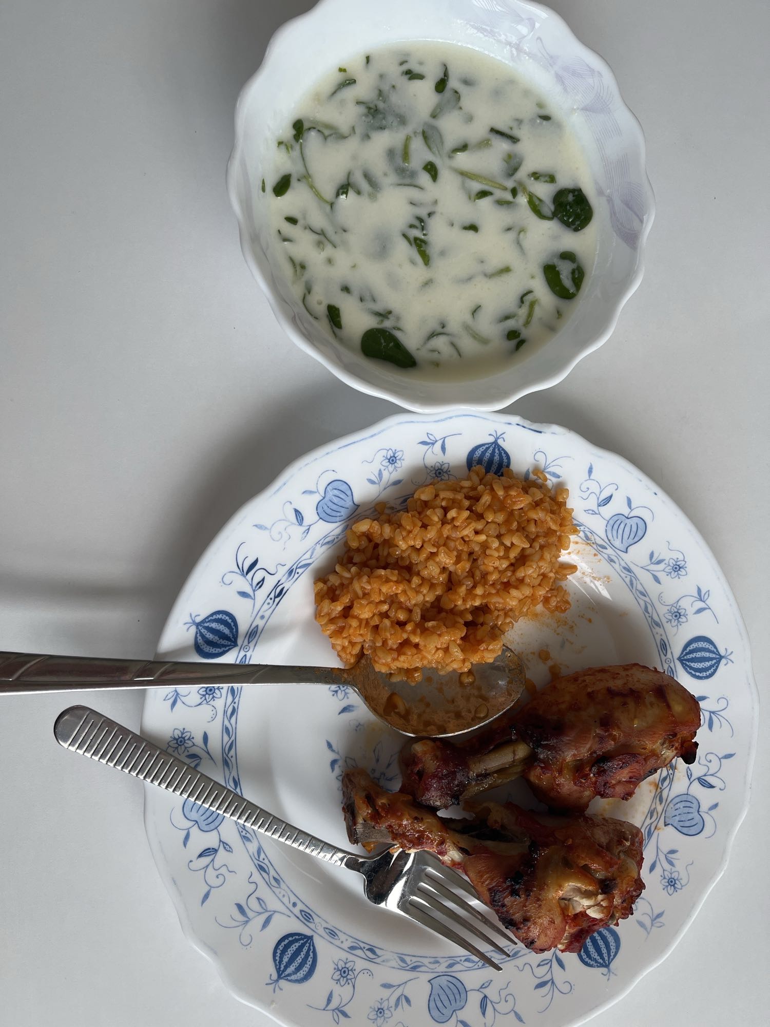 Tavuk bulgur yoğurtlu çorba