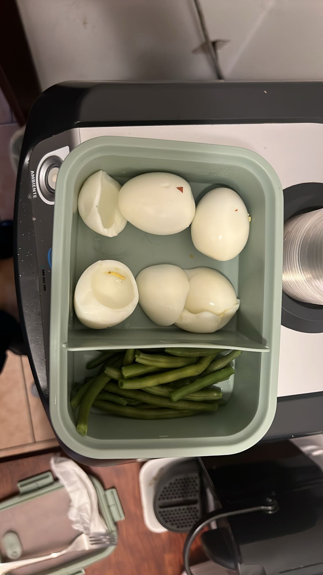 Uova sode e fagiolini