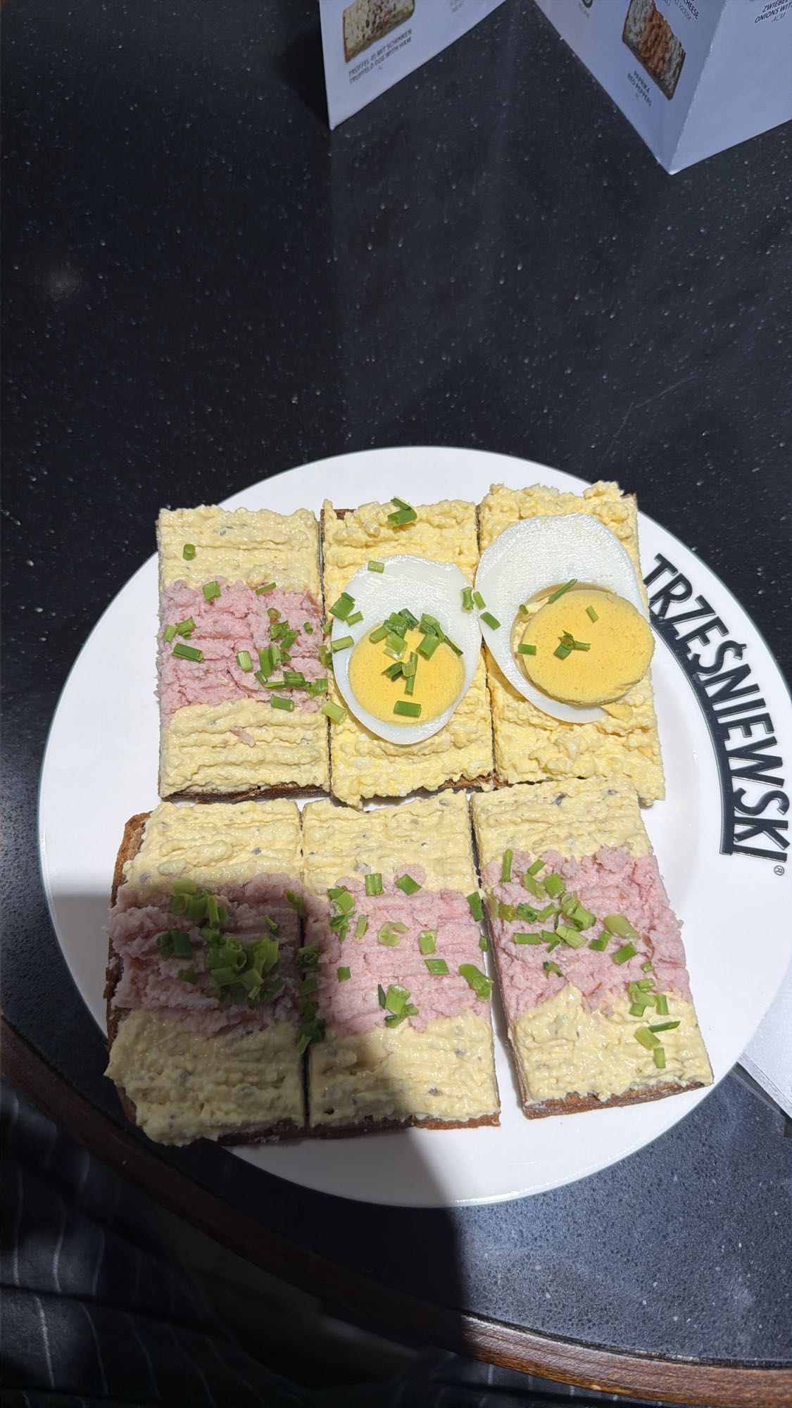 Belegte Brote mit Ei