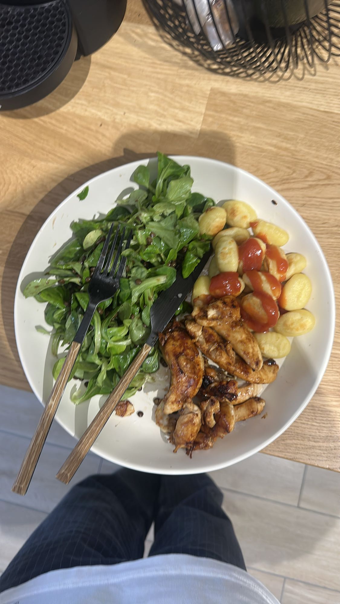 Poulet gnocchis salade