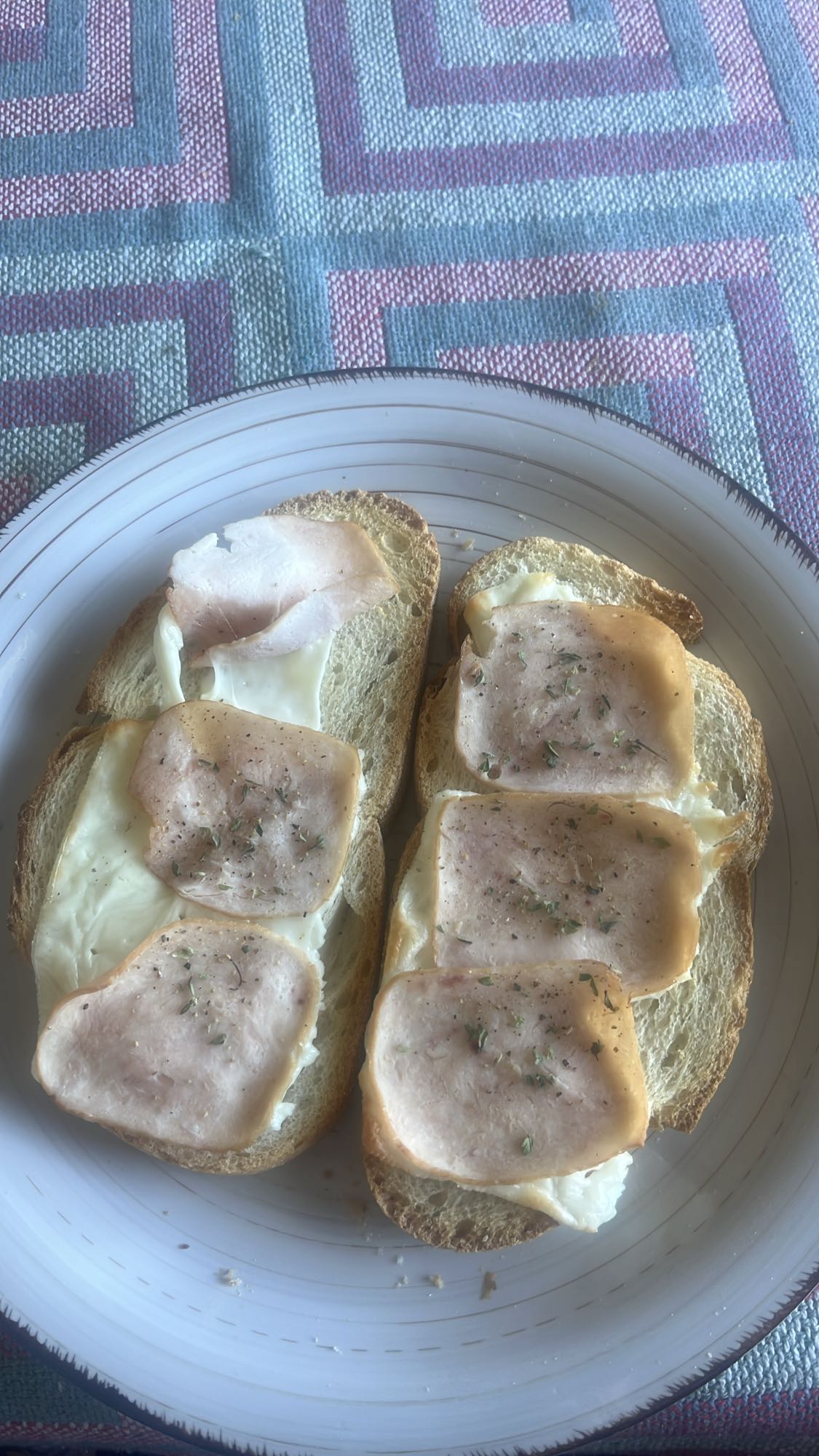 tostadas con queso y jamón