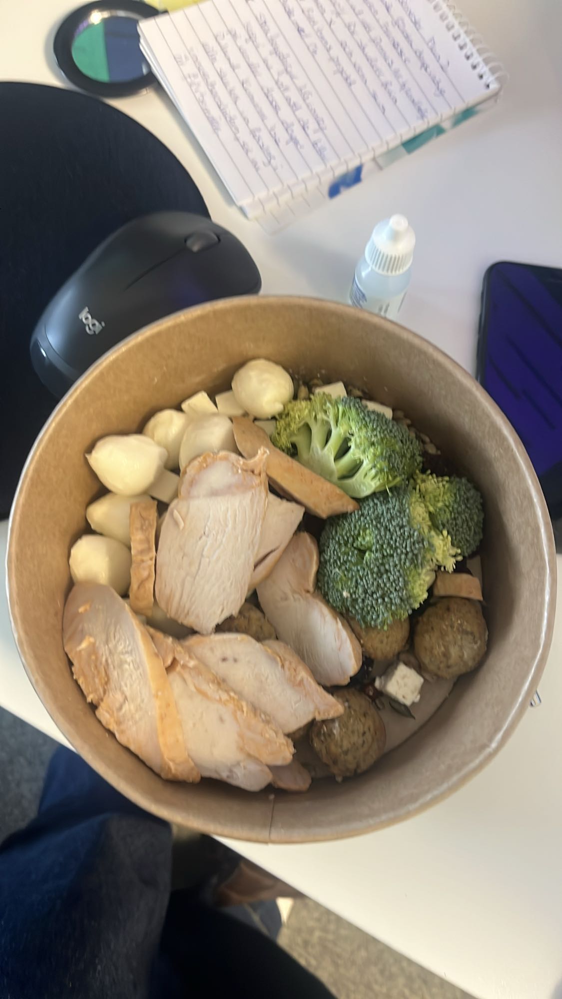 Kycklingboll med broccoli