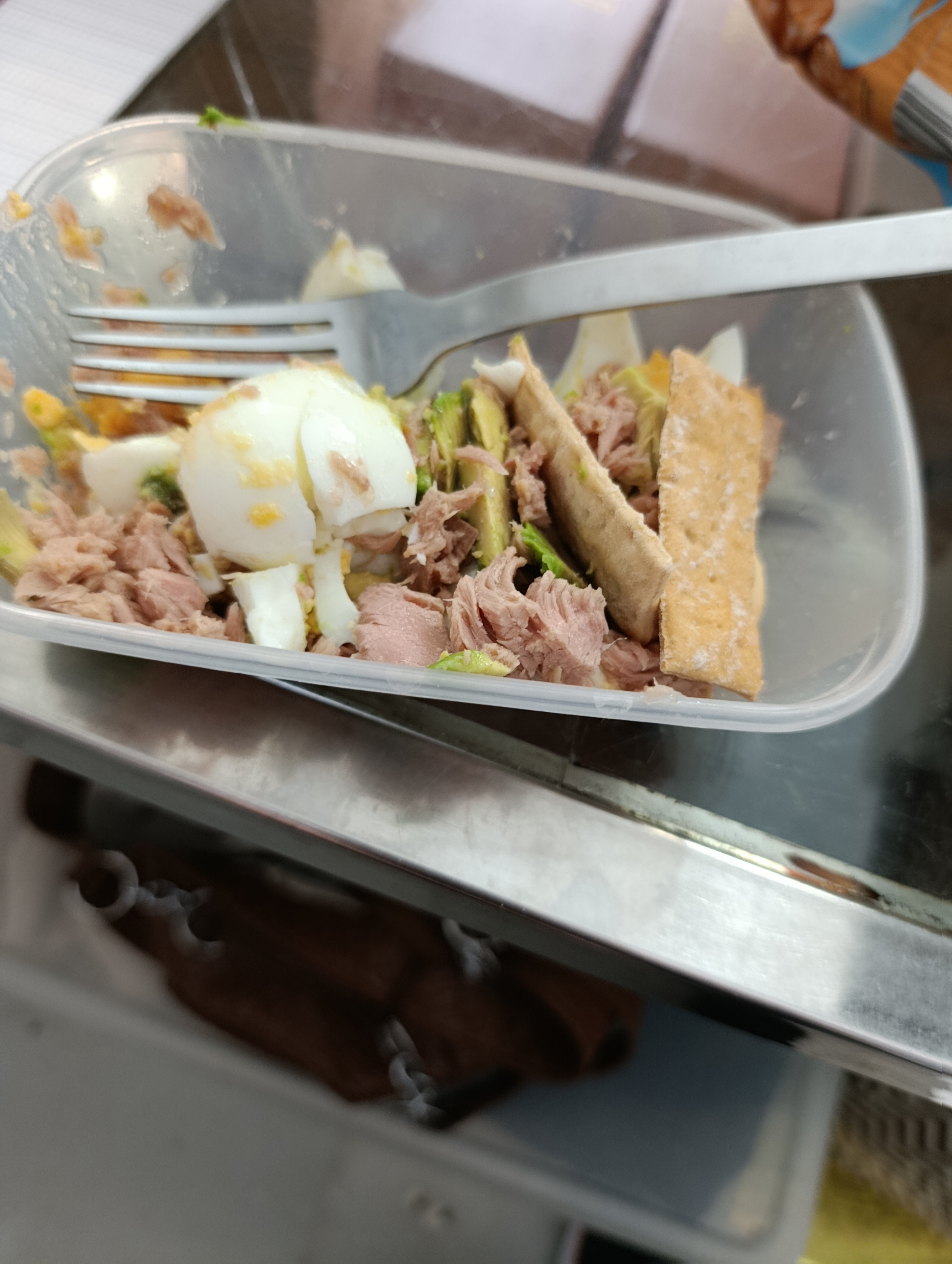 Ensalada de atún y huevo