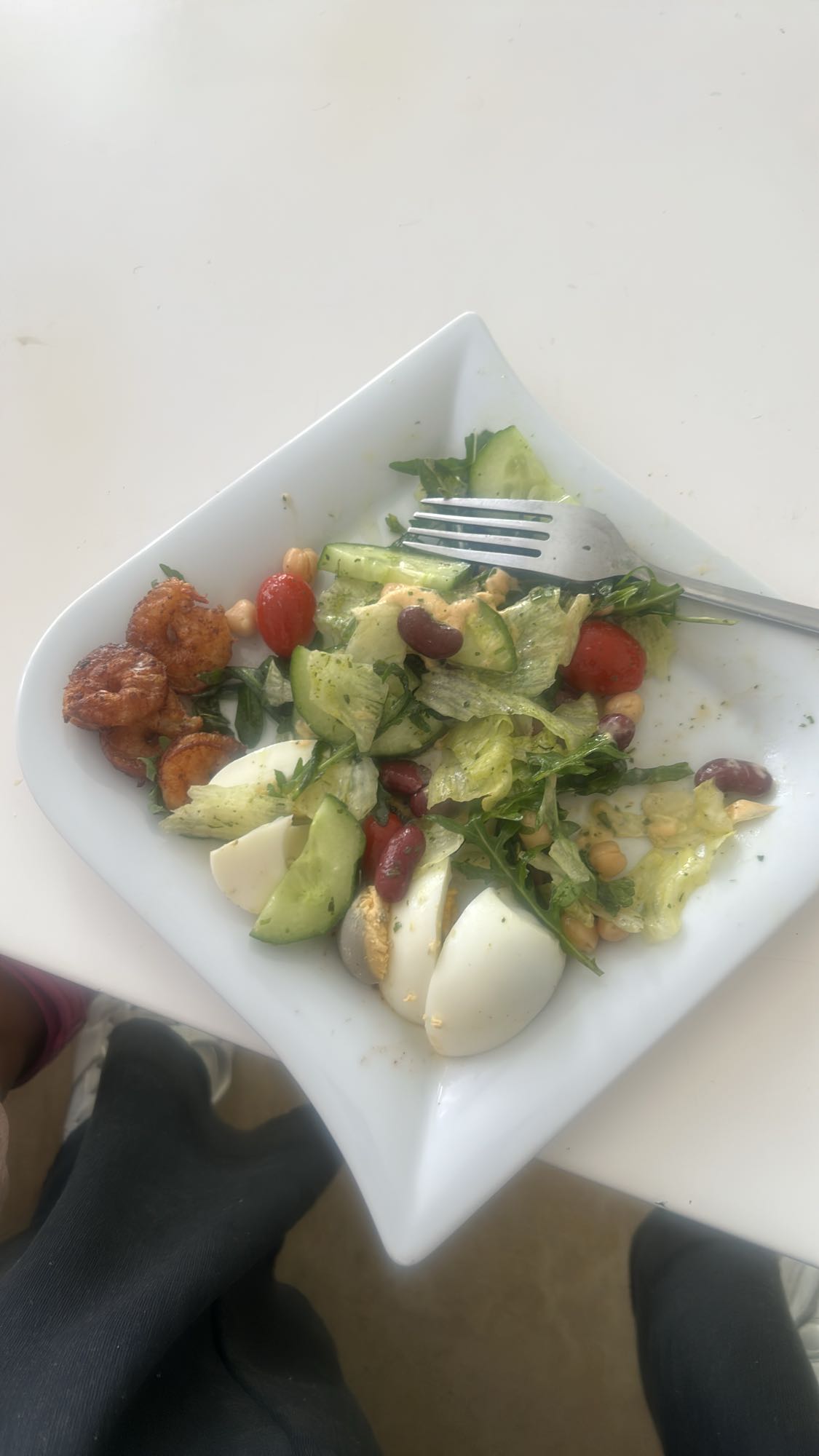 Gemischter Garnelen-Salat