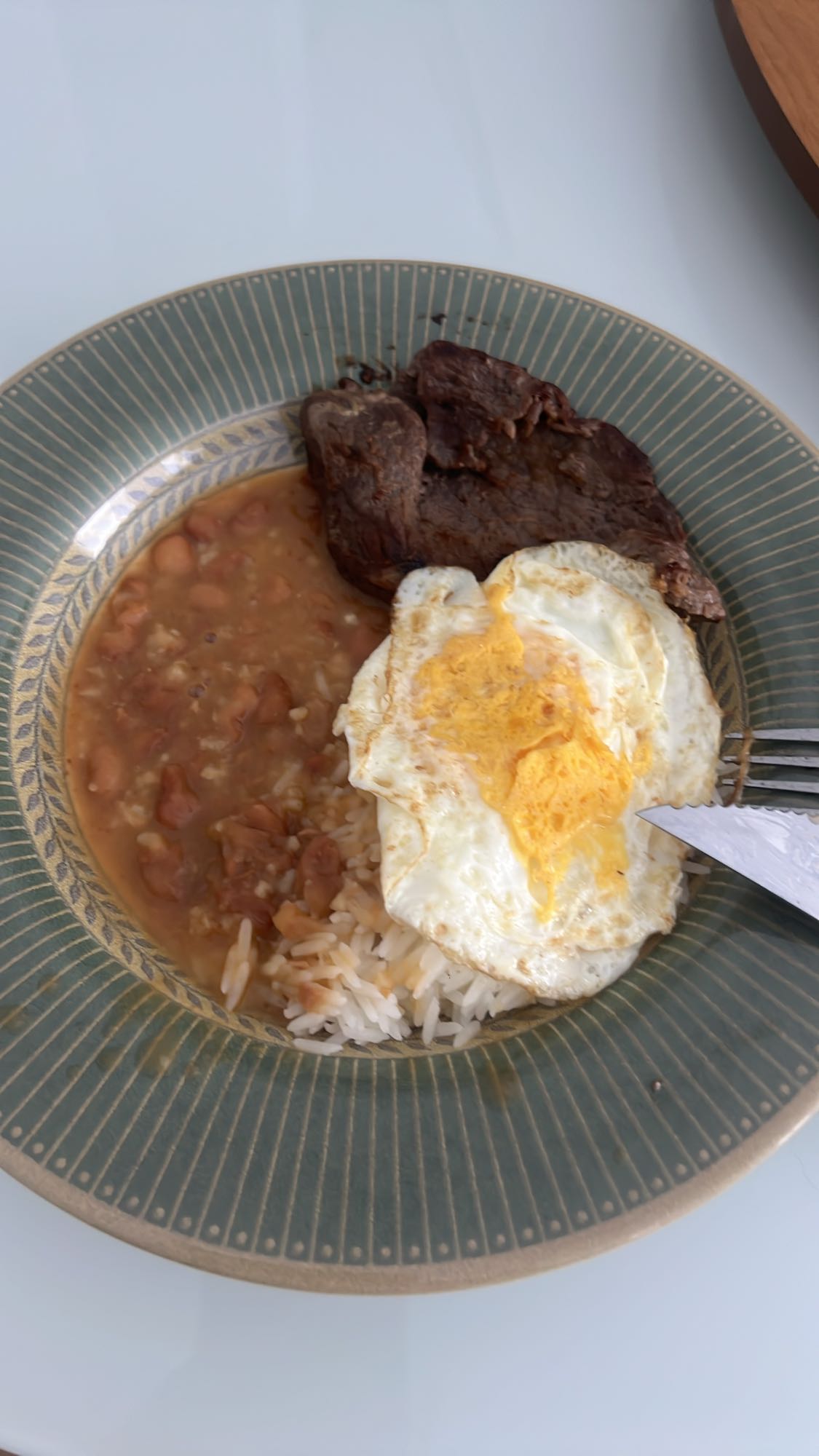 arroz feijao bife e ovo