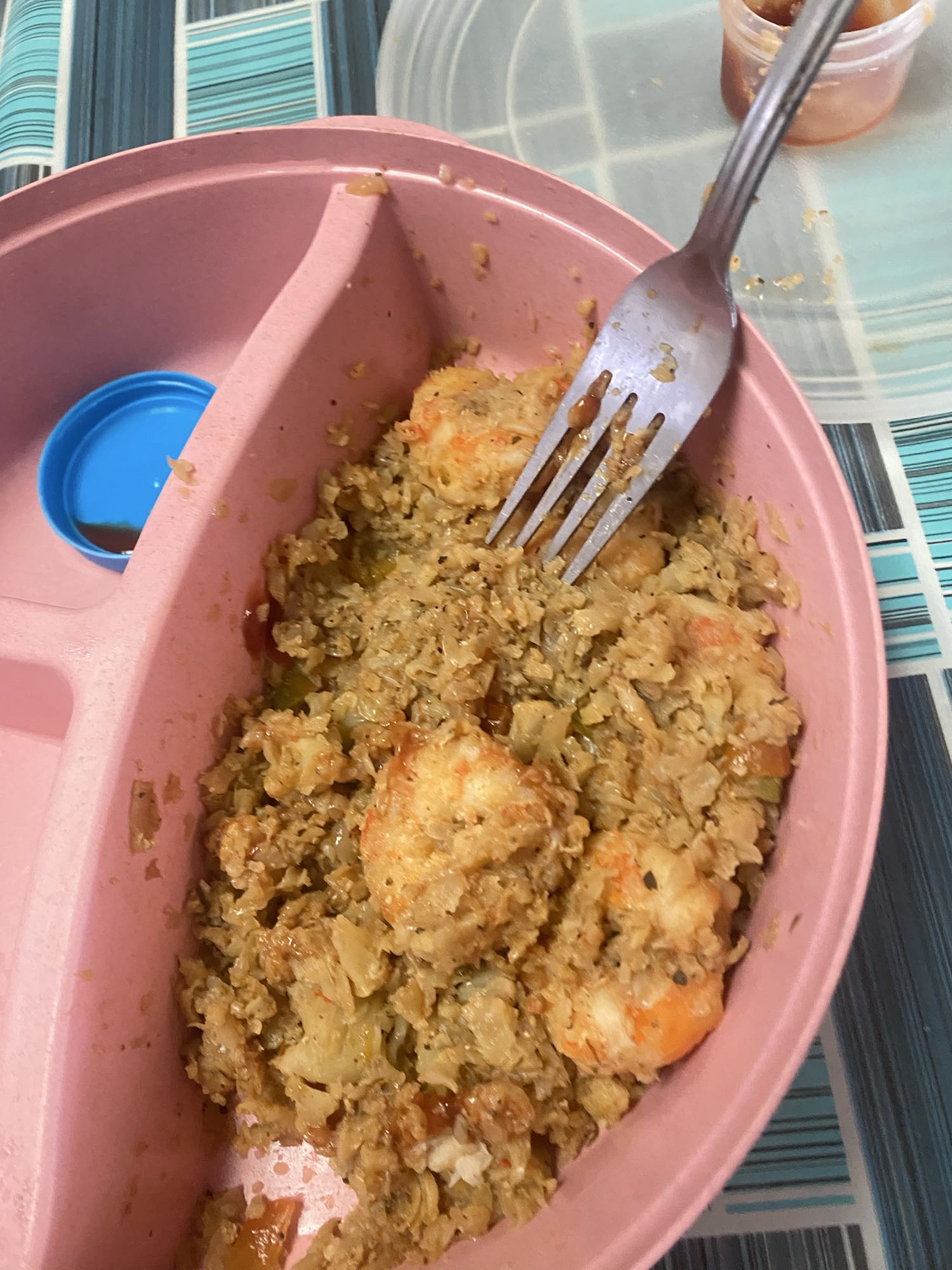 Arroz de coliflor con camarón