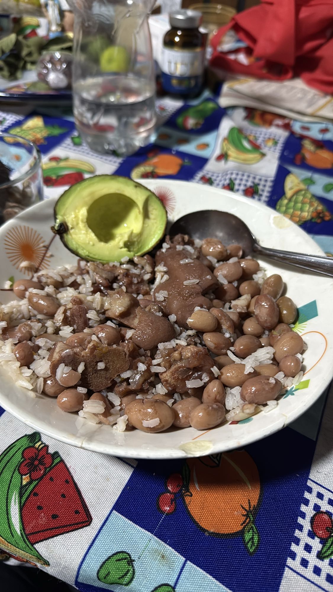 arroz con frijoles y cerdo
