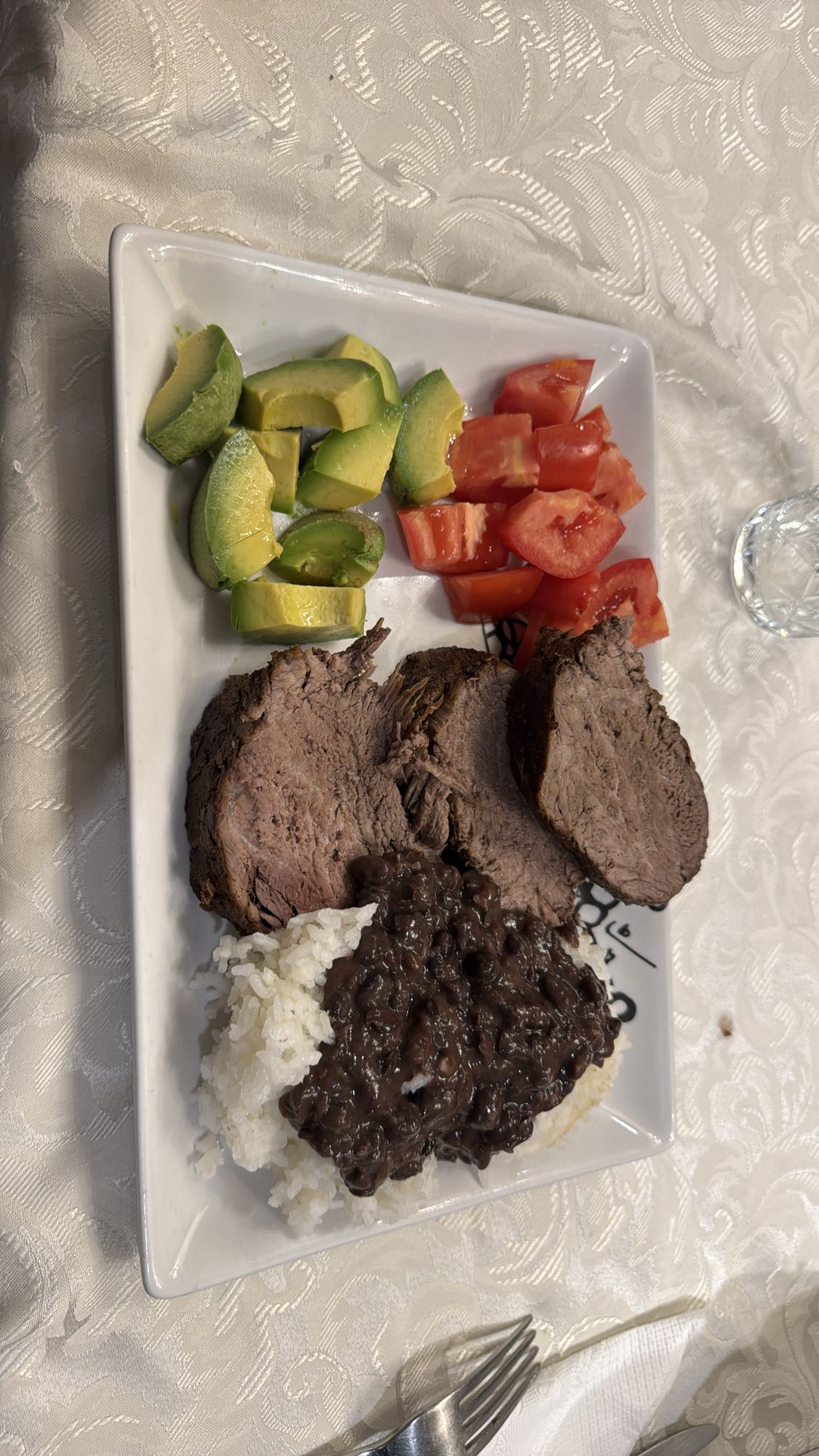 carne con arroz y frijoles