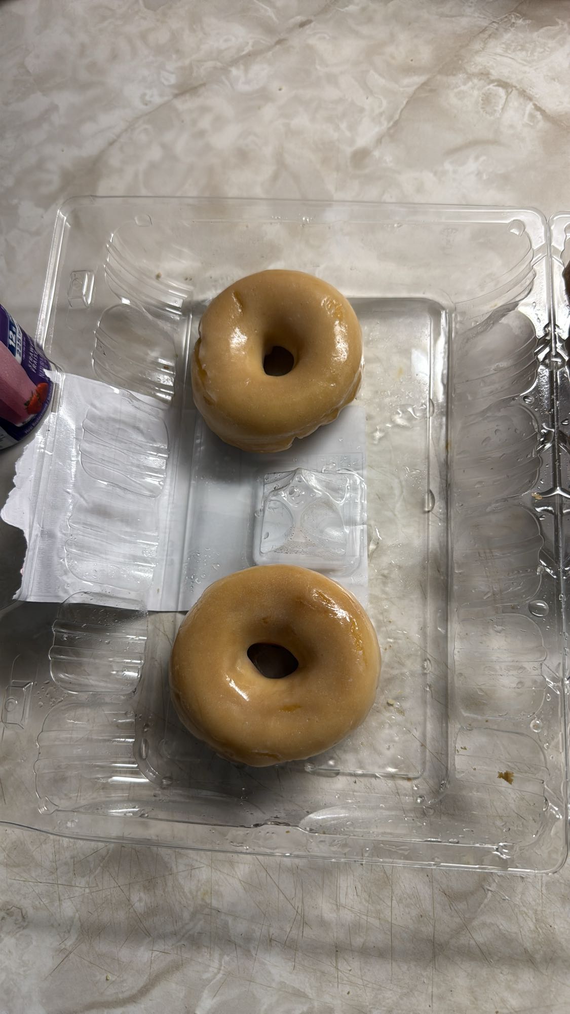 Deux beignets glacés