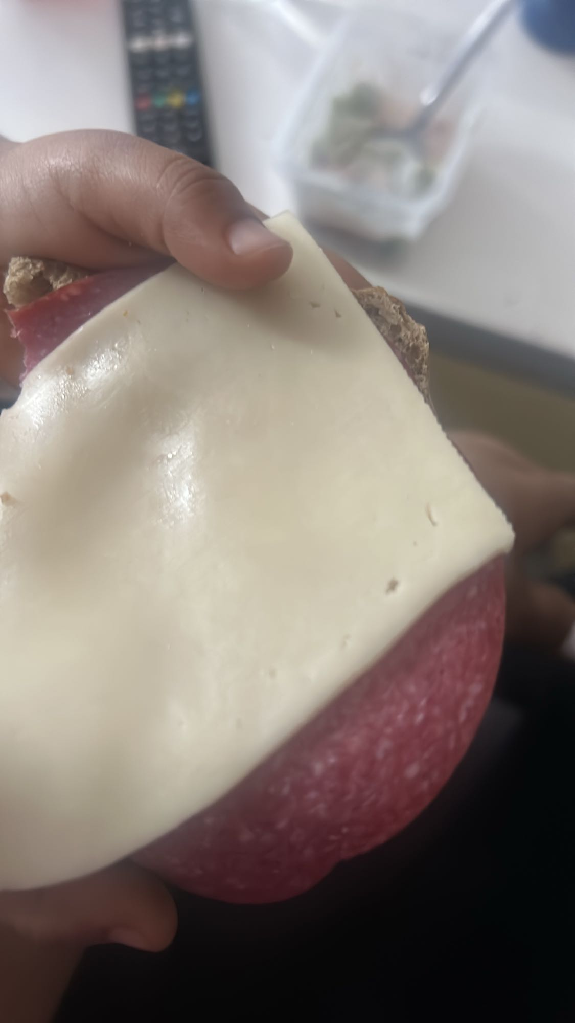 Salami-Käse-Brot