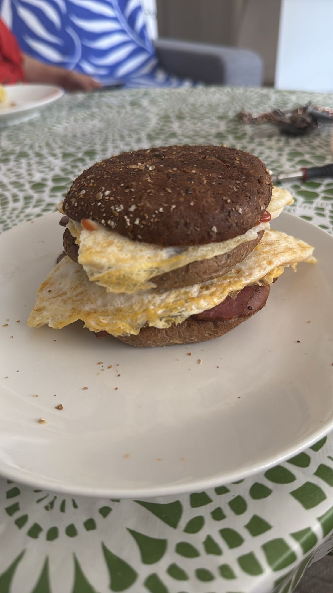 Frukostmacka med ägg