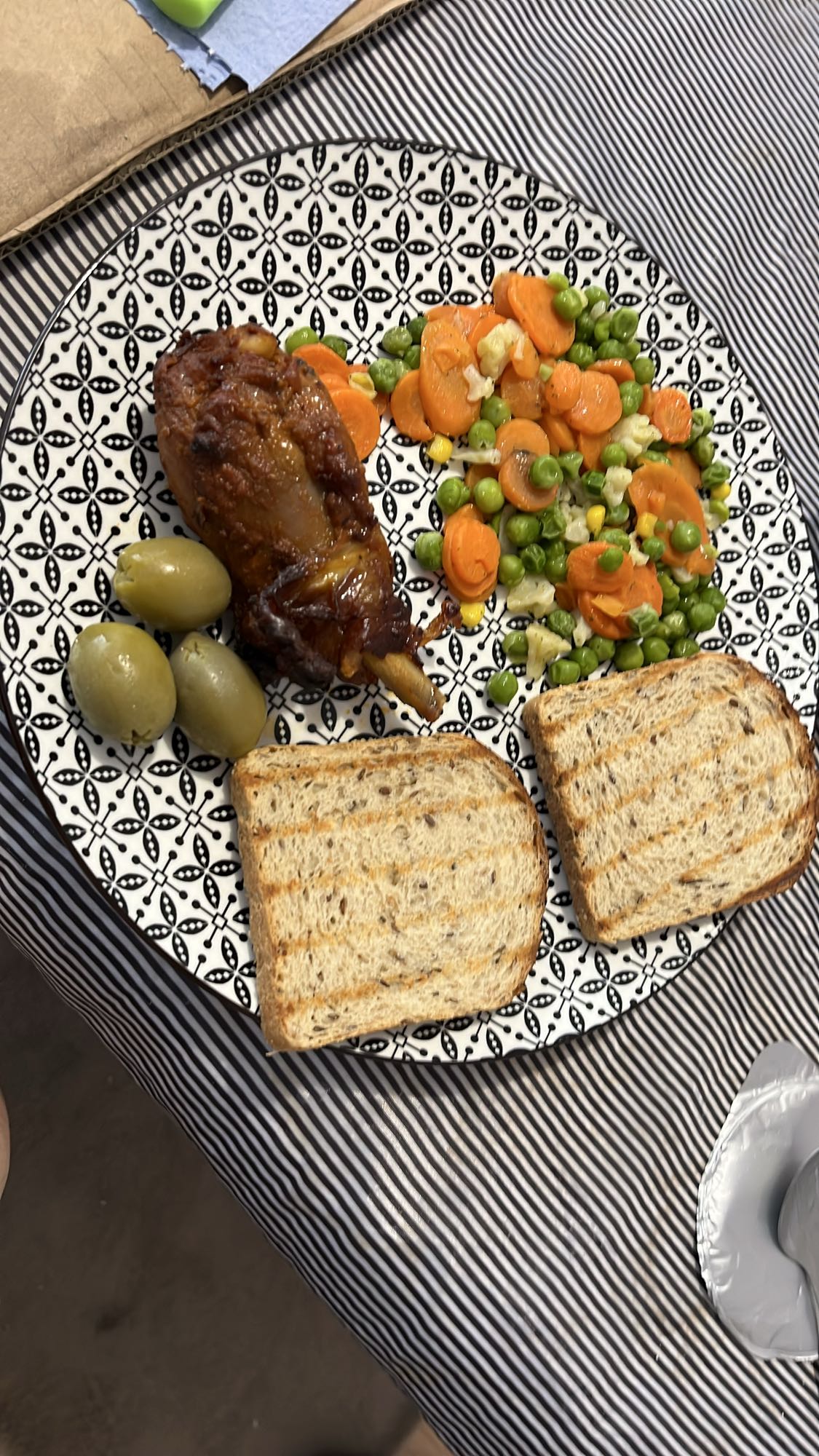 Печено месо със зеленчуци