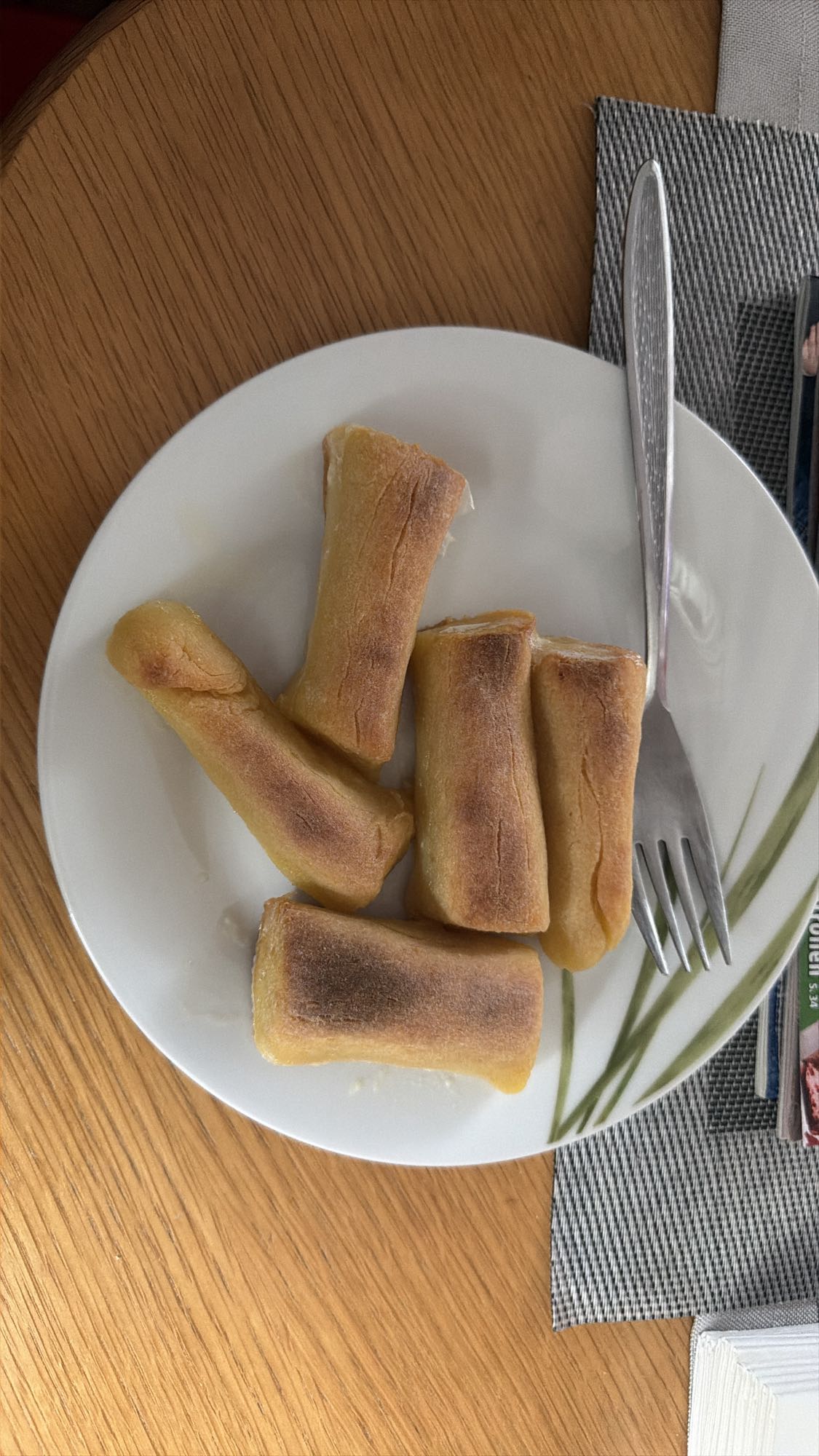 Gefüllte Teigröllchen