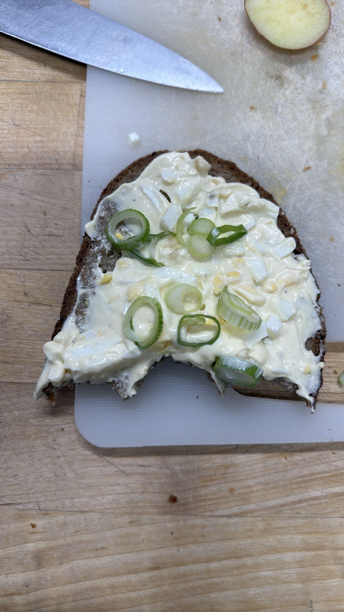 Brood met eiersalade