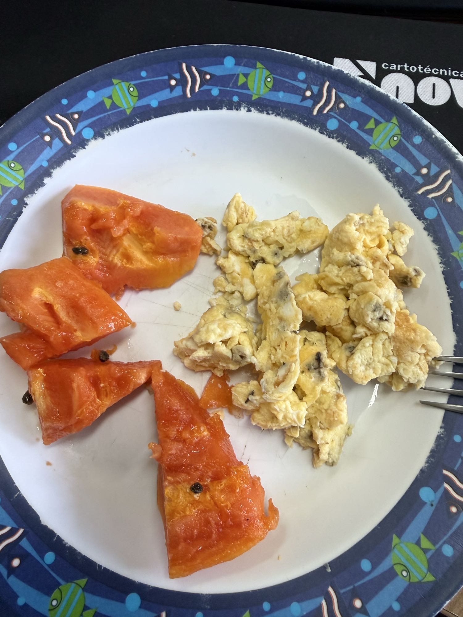 ovos mexidos com mamão