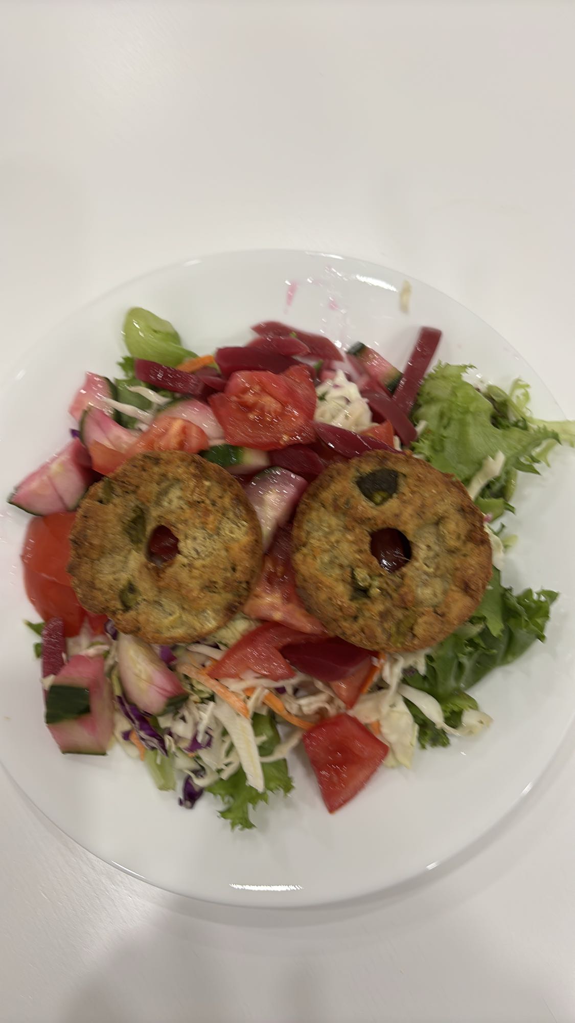 Salade avec galette de thon