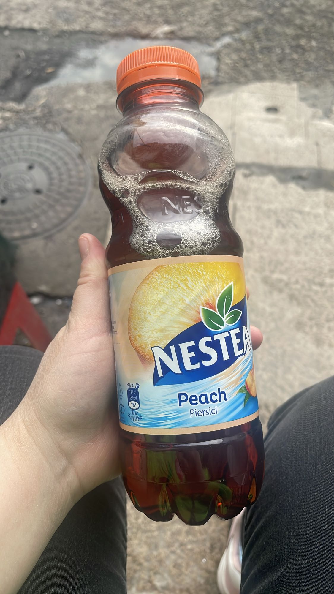 Ceai rece cu piersici