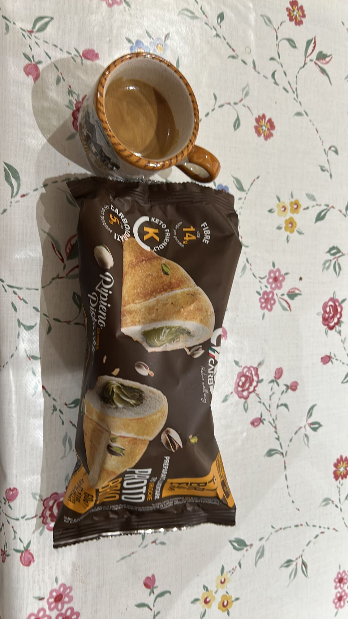 Cornetto keto al pistacchio