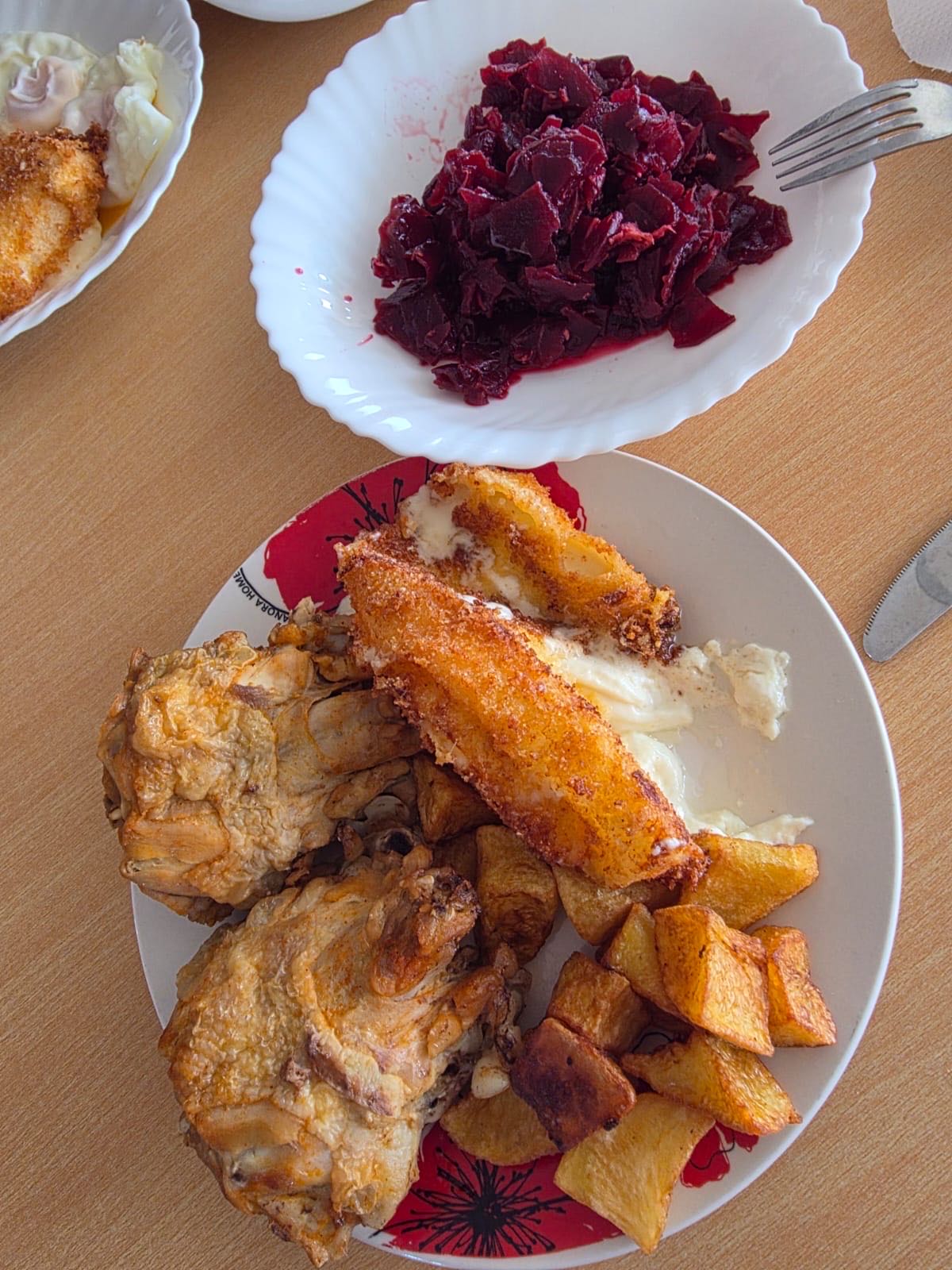 Pui cu cartofi si sfecla