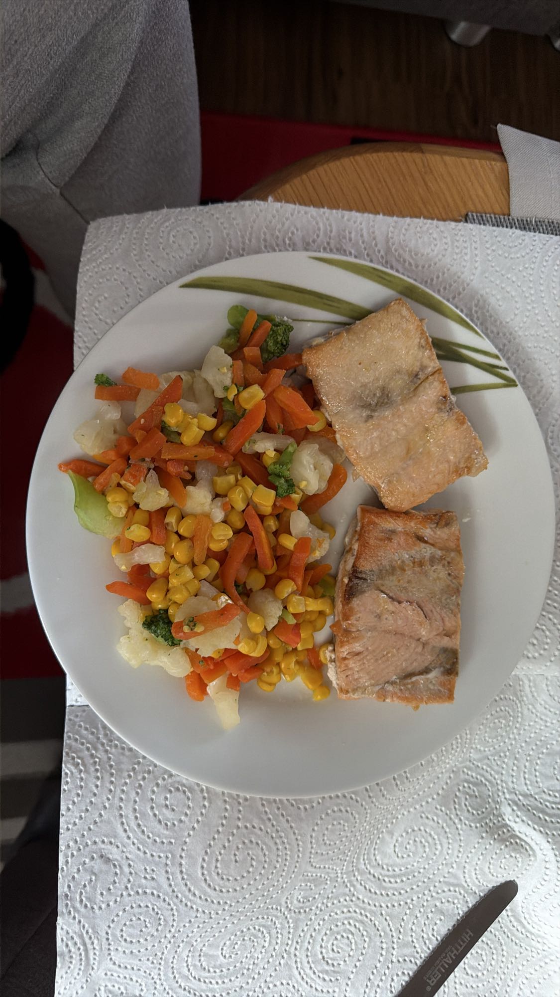 Lachs mit Mischgemüse