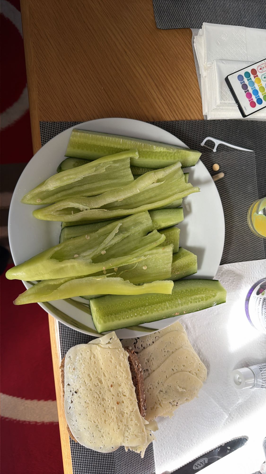 Gurken Paprika Brot Käse