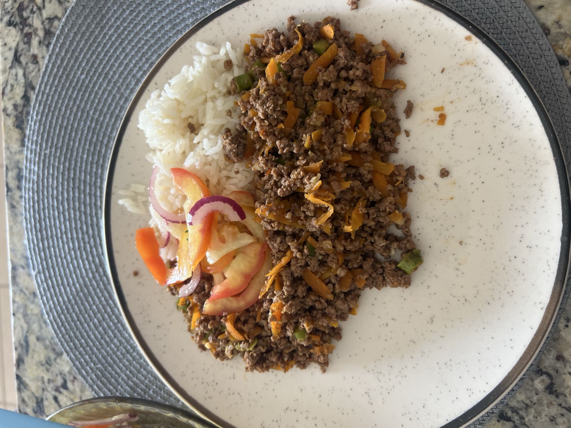 Arroz com carne moída