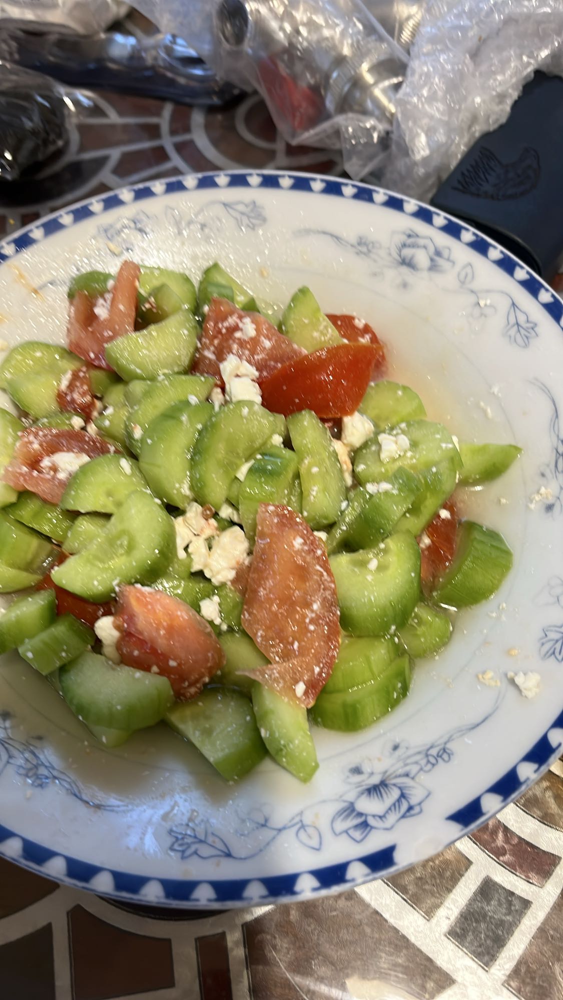 Салата с краставици