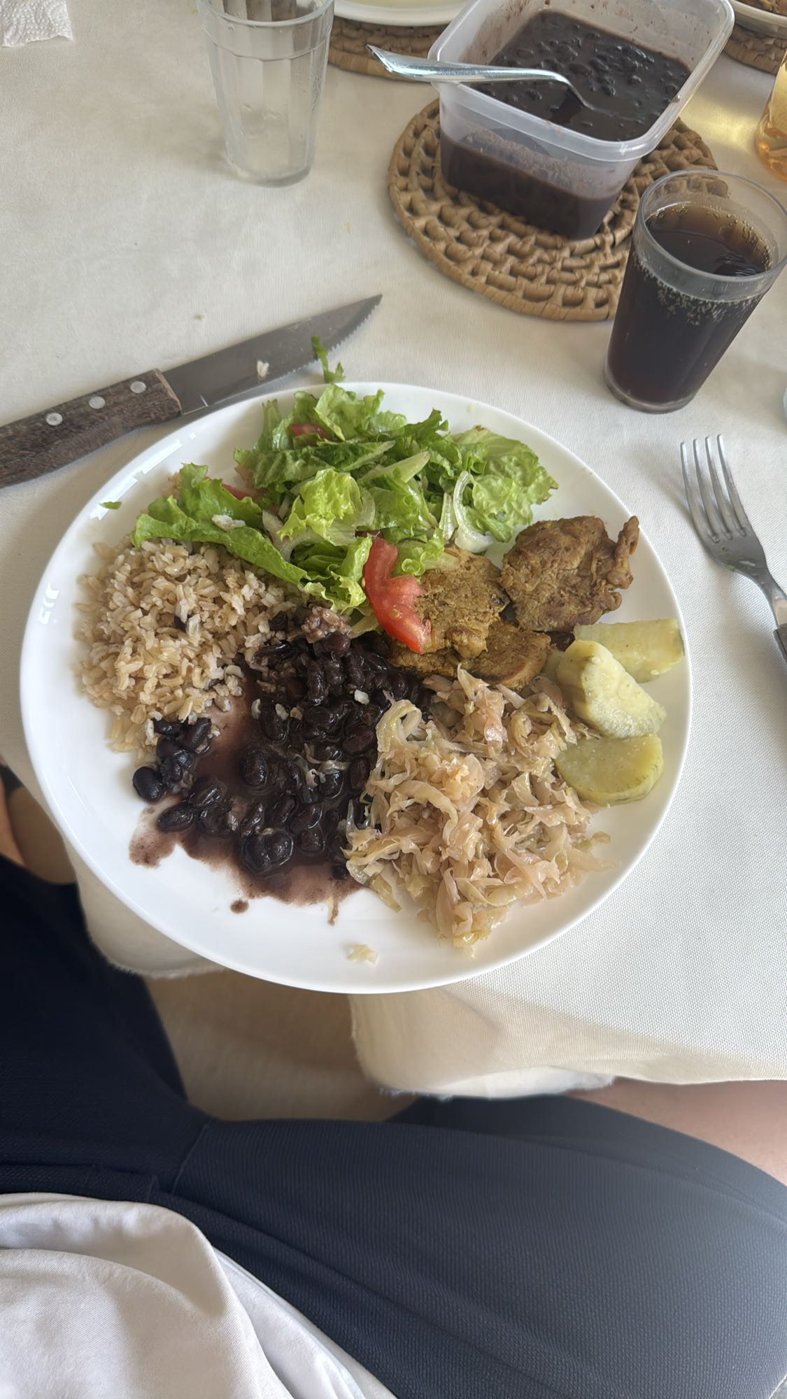 Prato com arroz e feijão