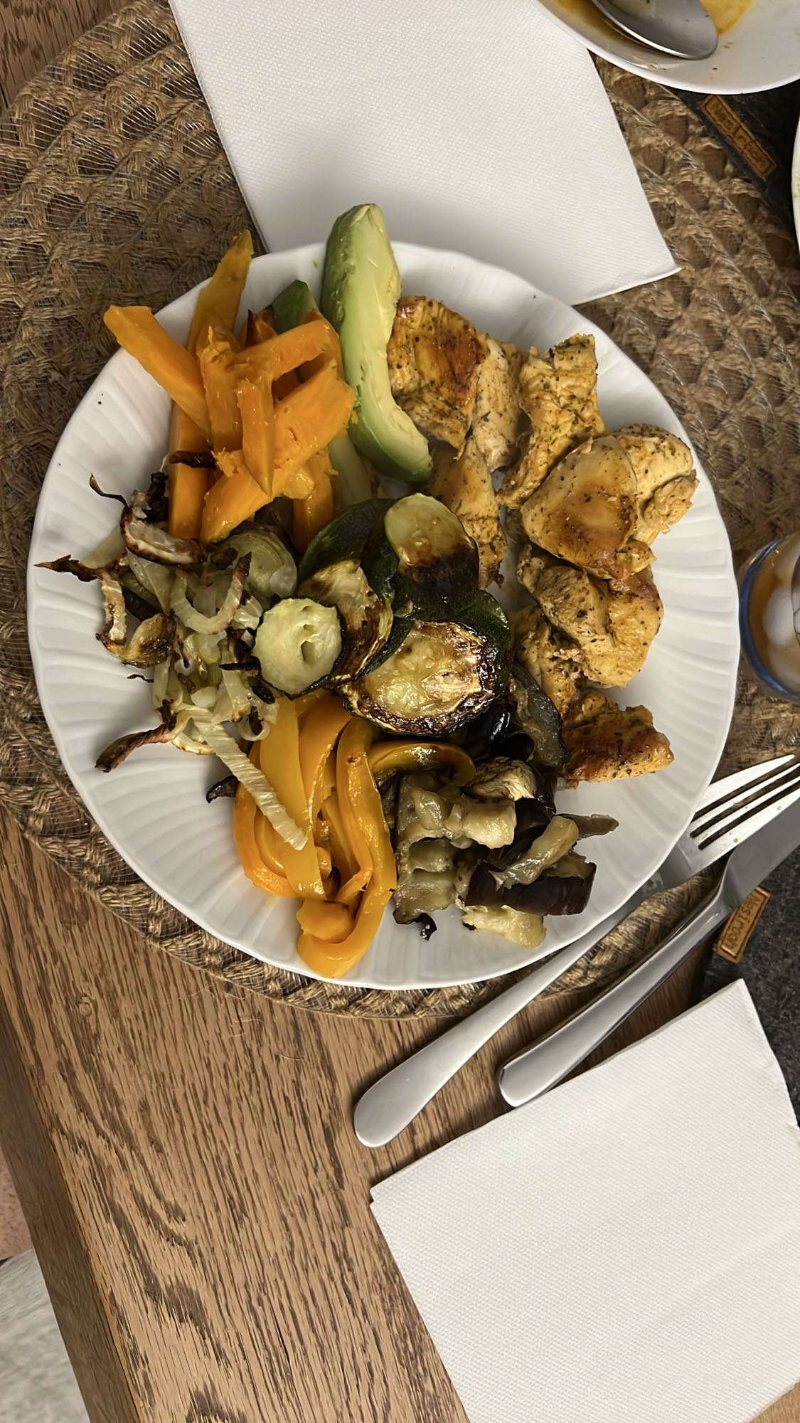 Pollo e verdure grigliate