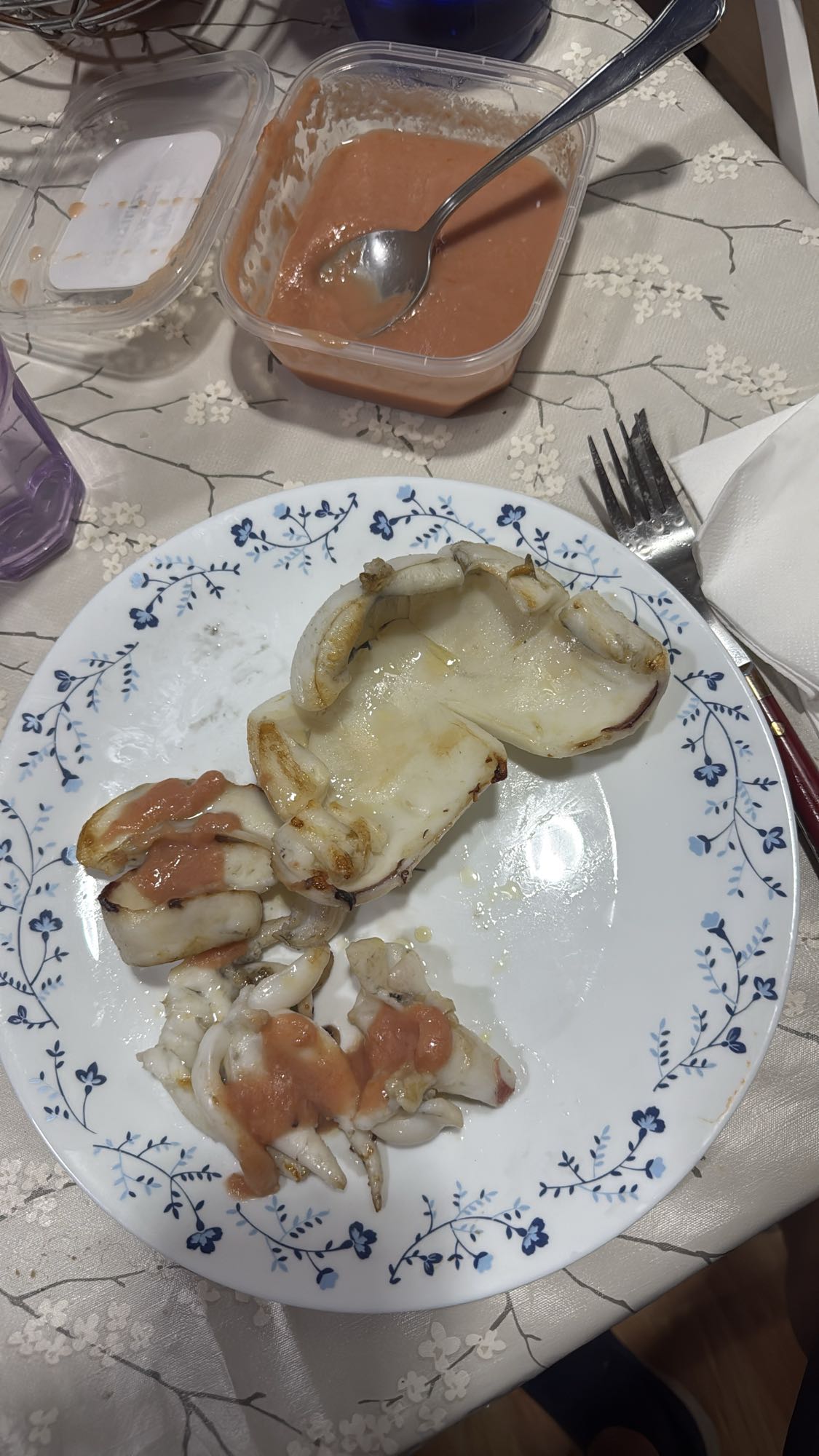 calamar con salsa rosa