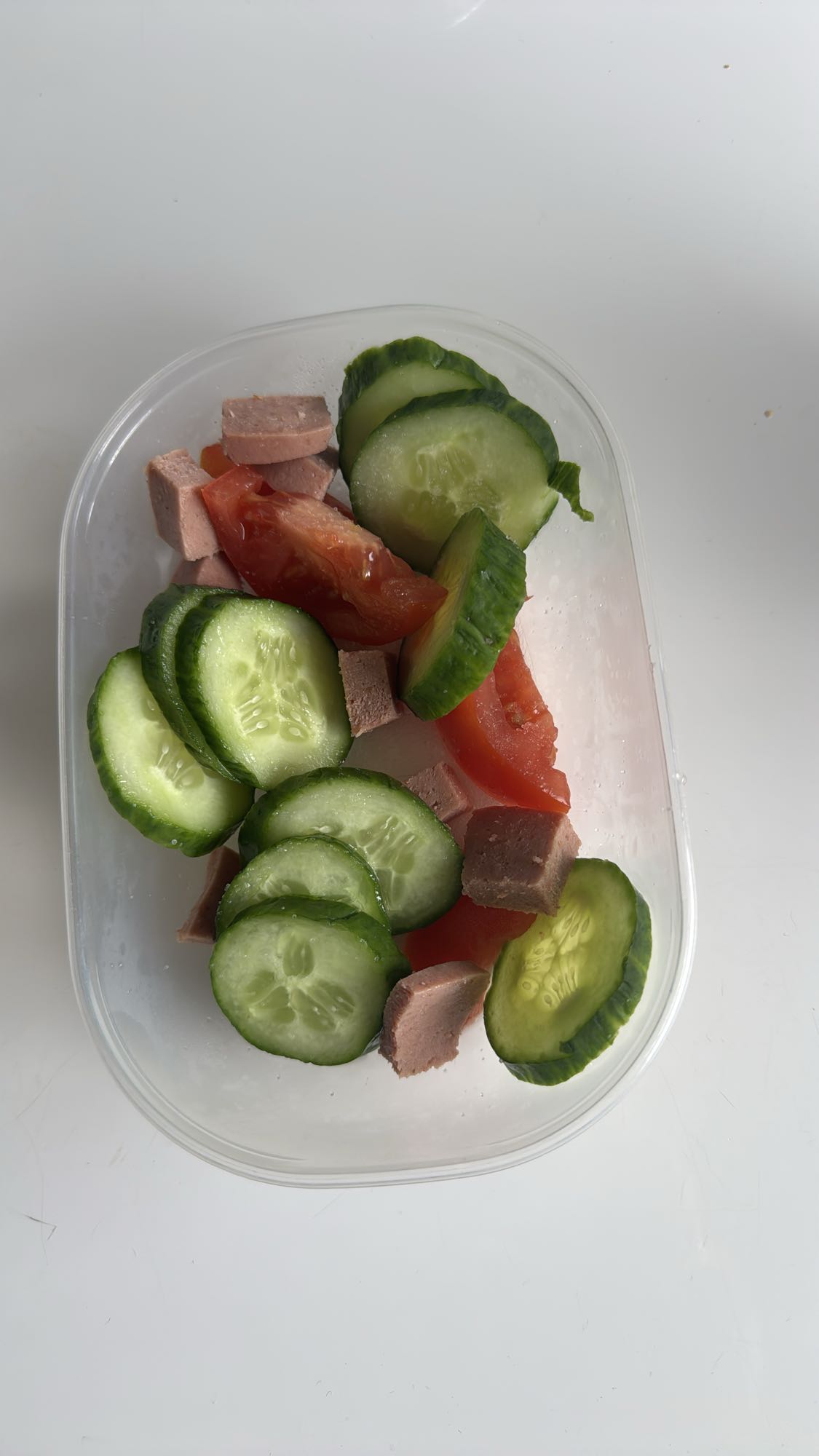 Komkommer tomaat lunch