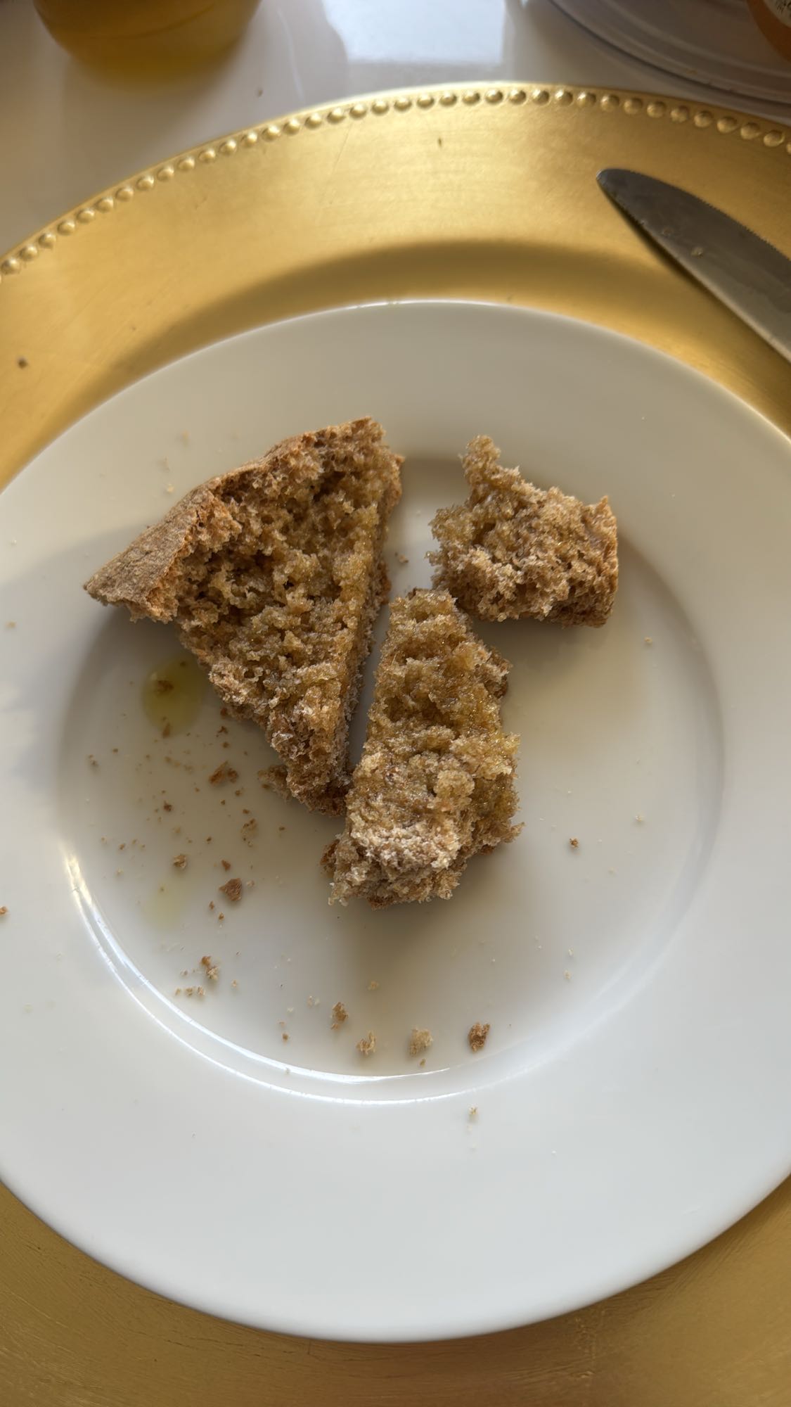 Bruin brood met olie