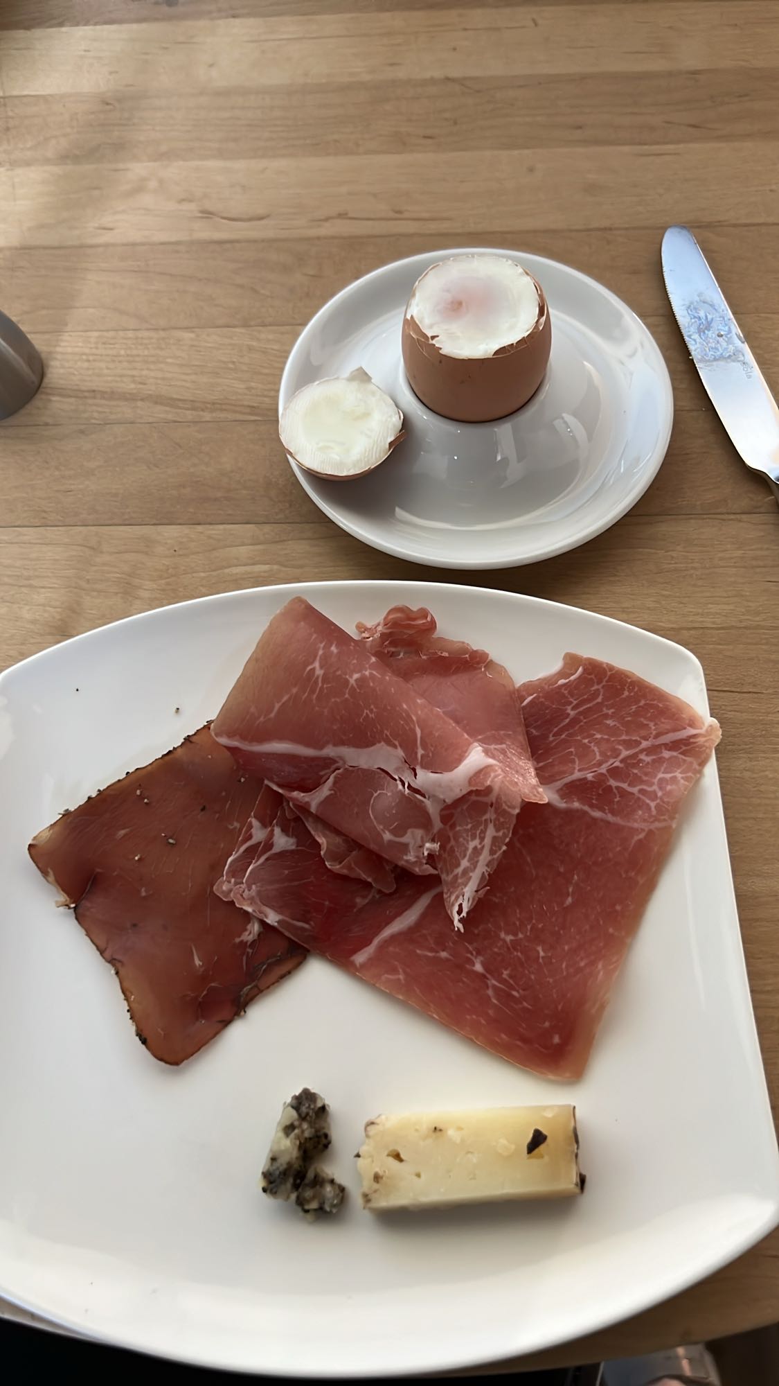 Ei mit Trockenfleisch