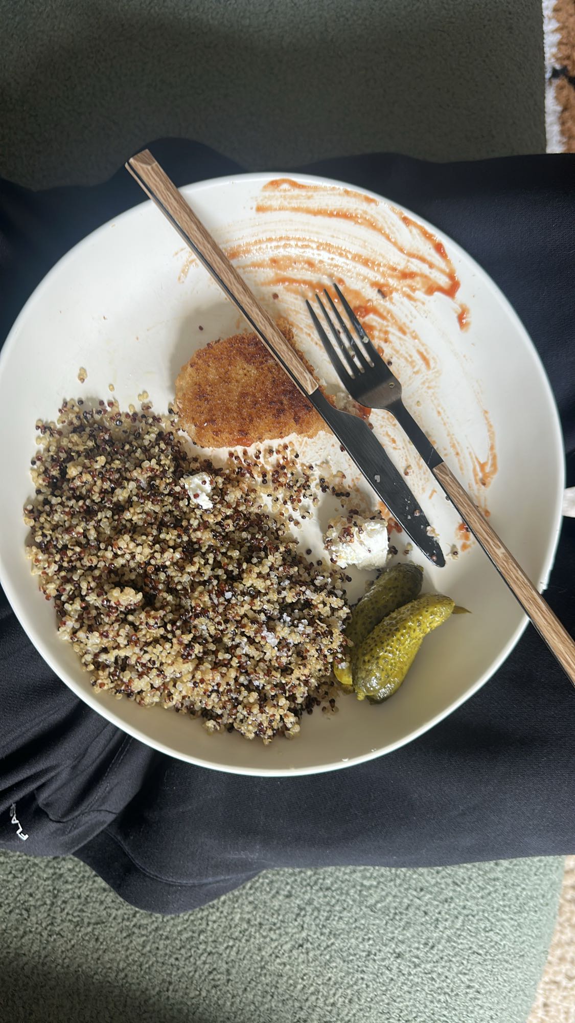 Quinoa pané et cornichons