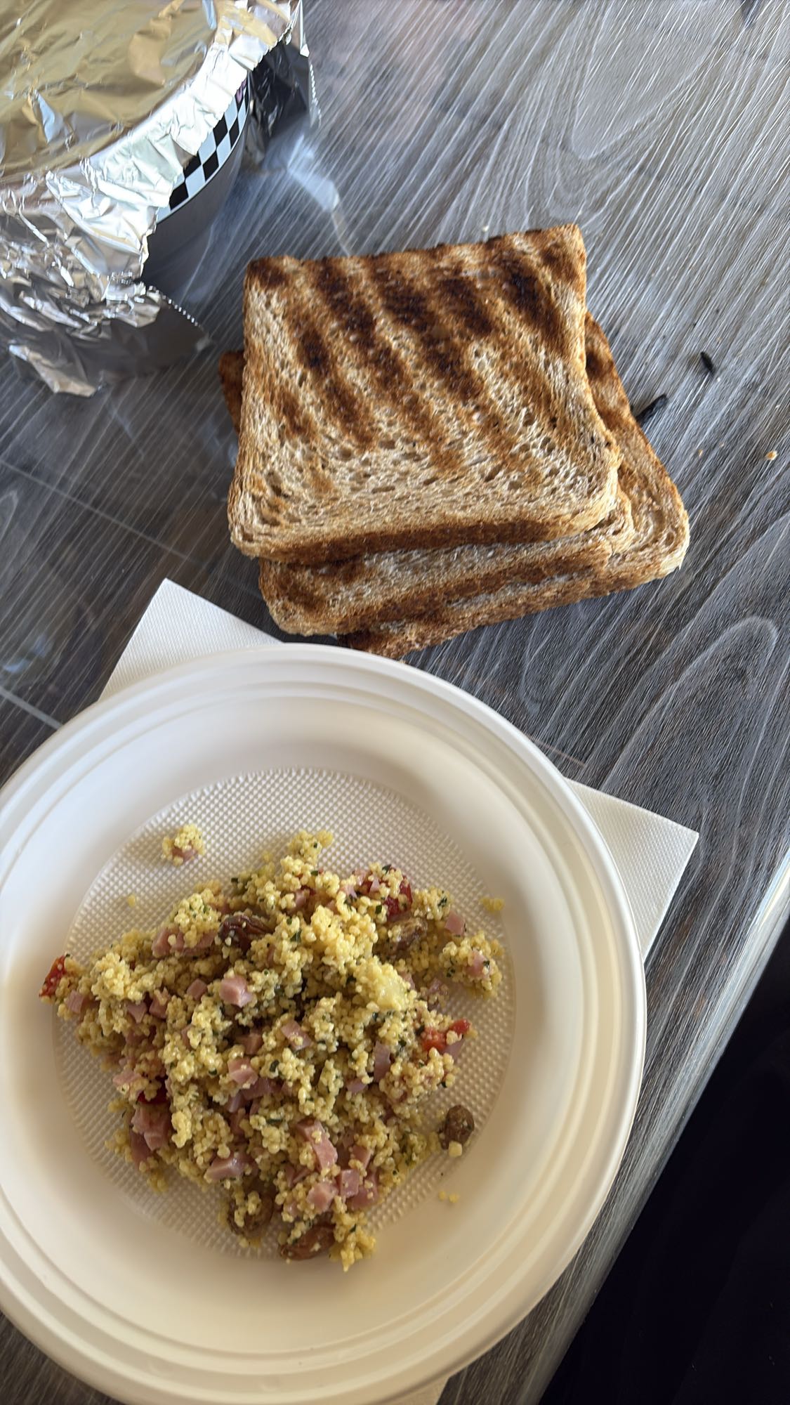 Couscous et toasts