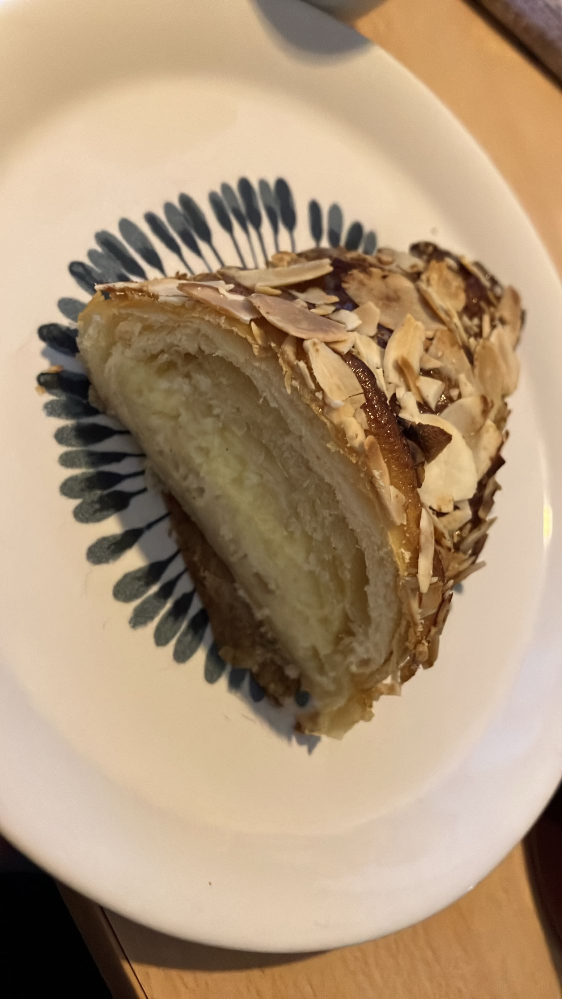 fatia de croissant doce