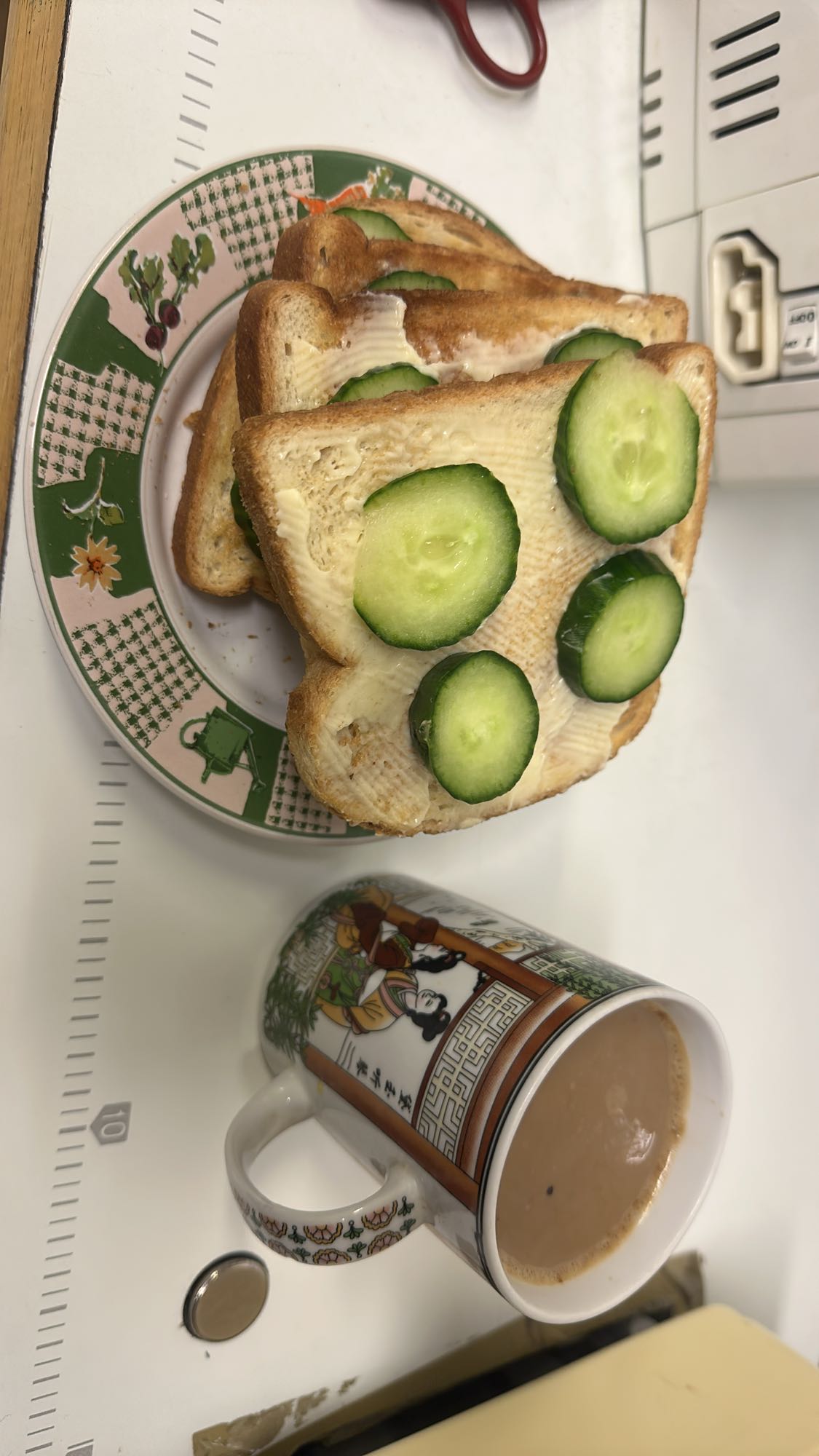Rostat bröd med gurka