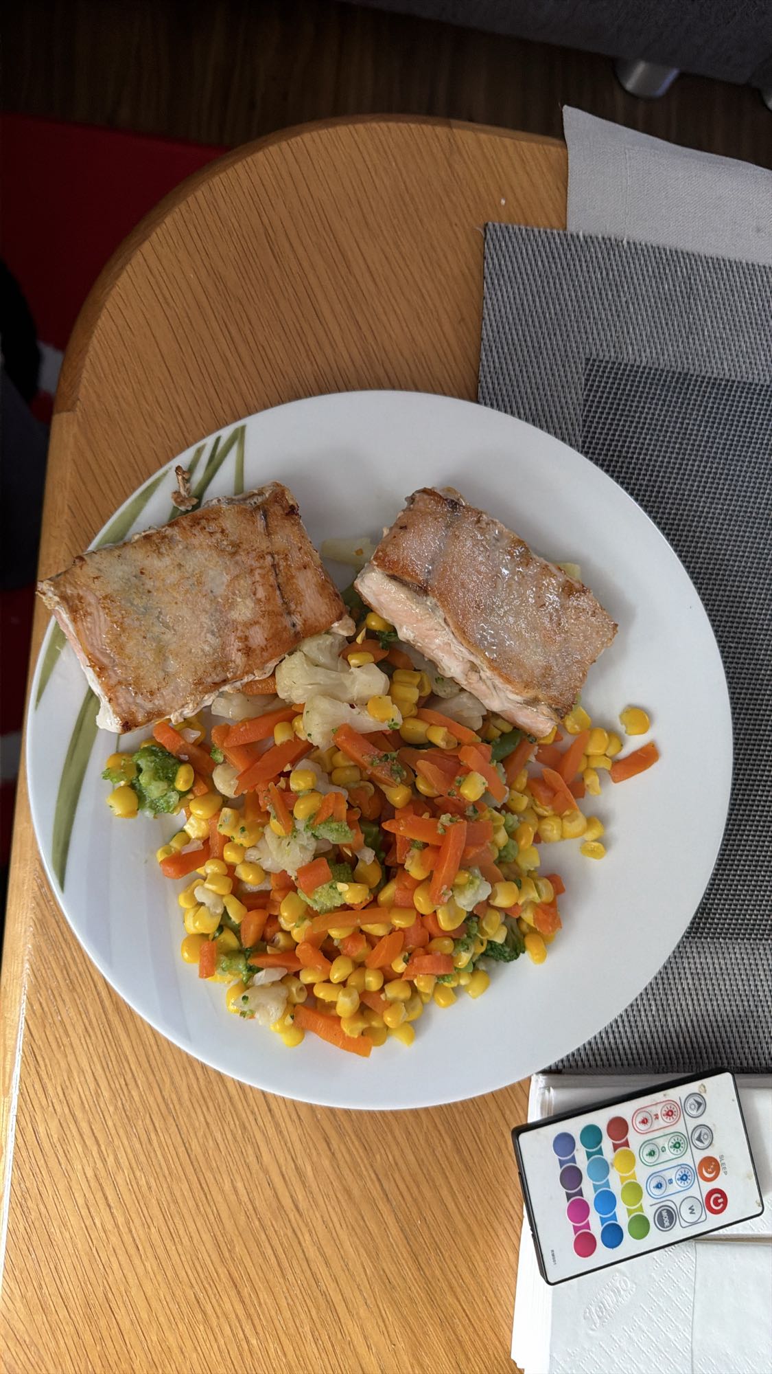 Lachs mit Mischgemüse
