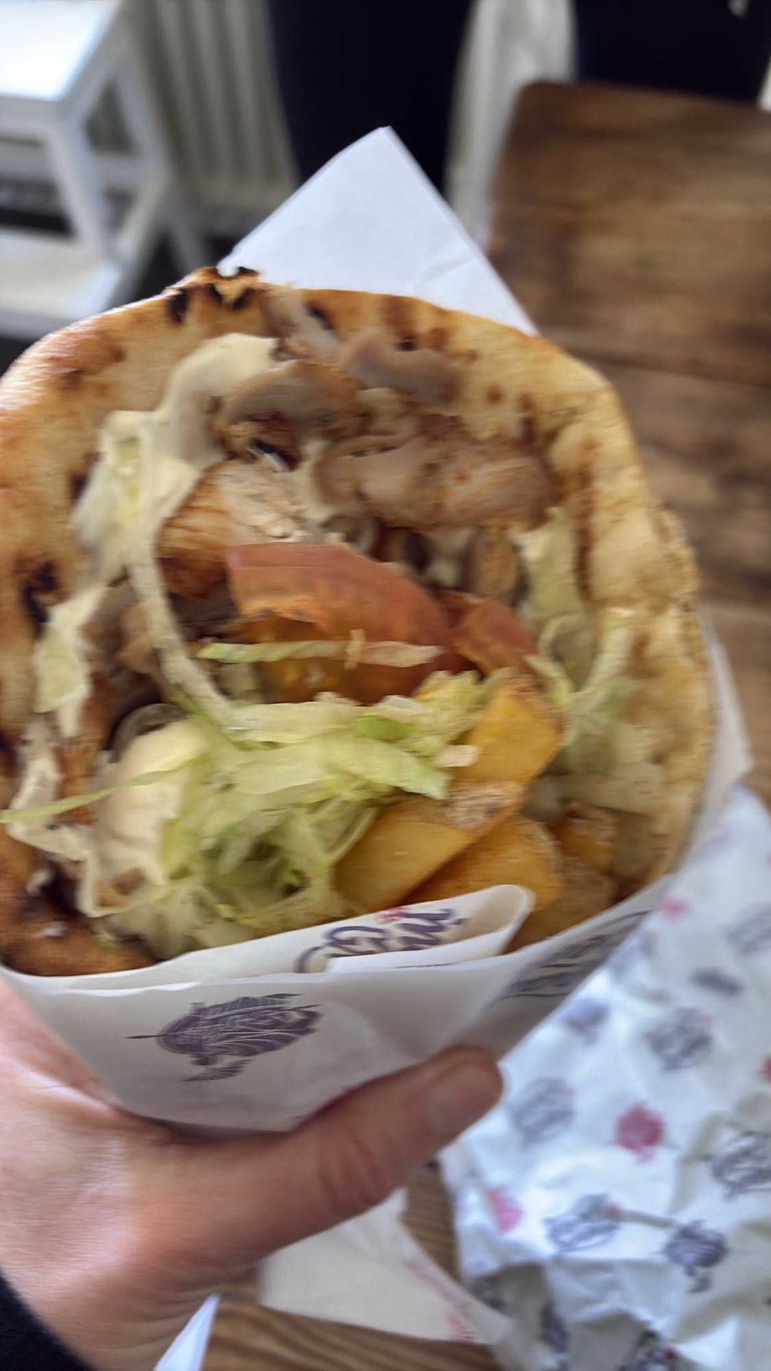 Kycklinggyros i pitabröd