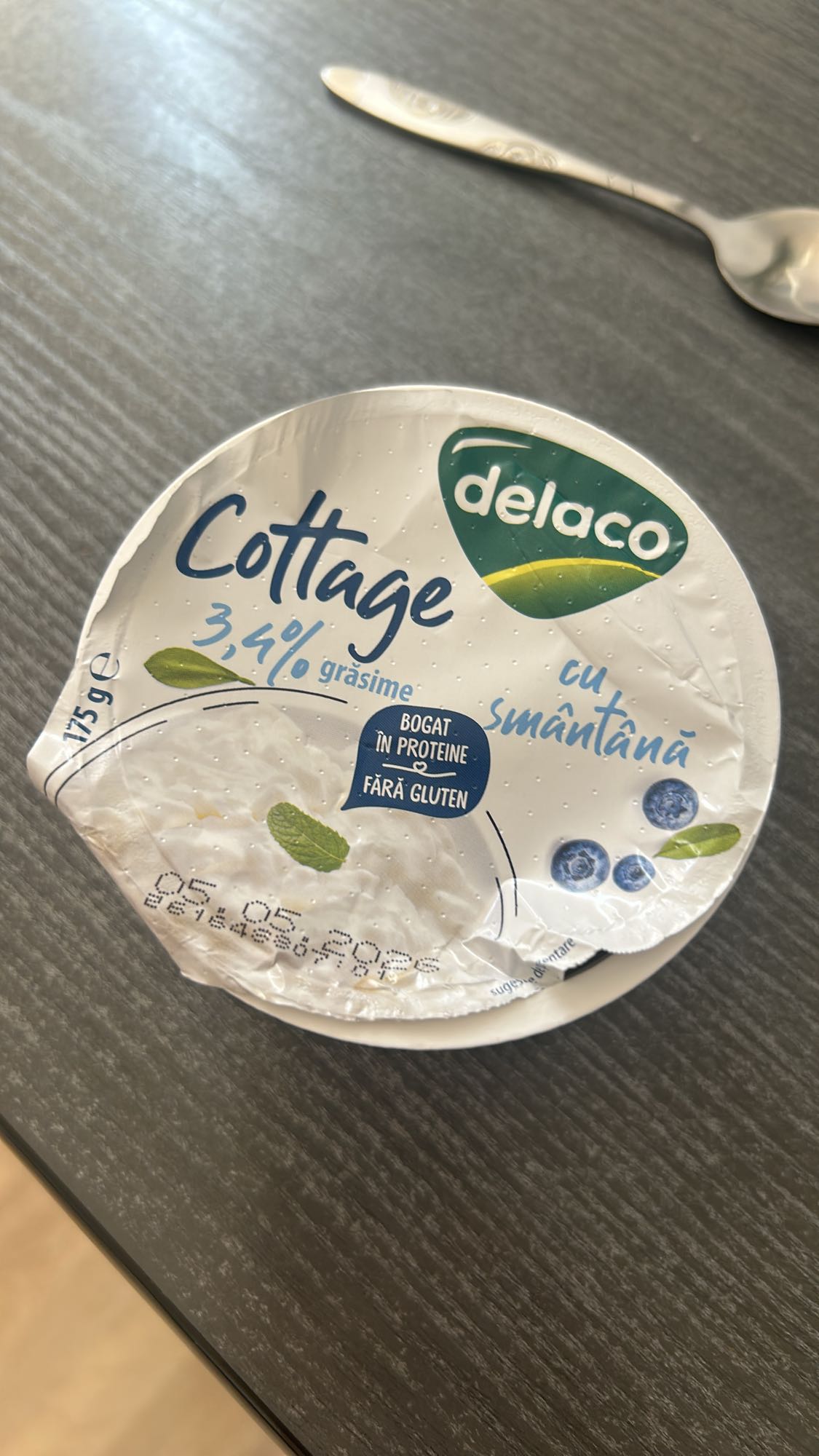 Brânză cottage cu smântână