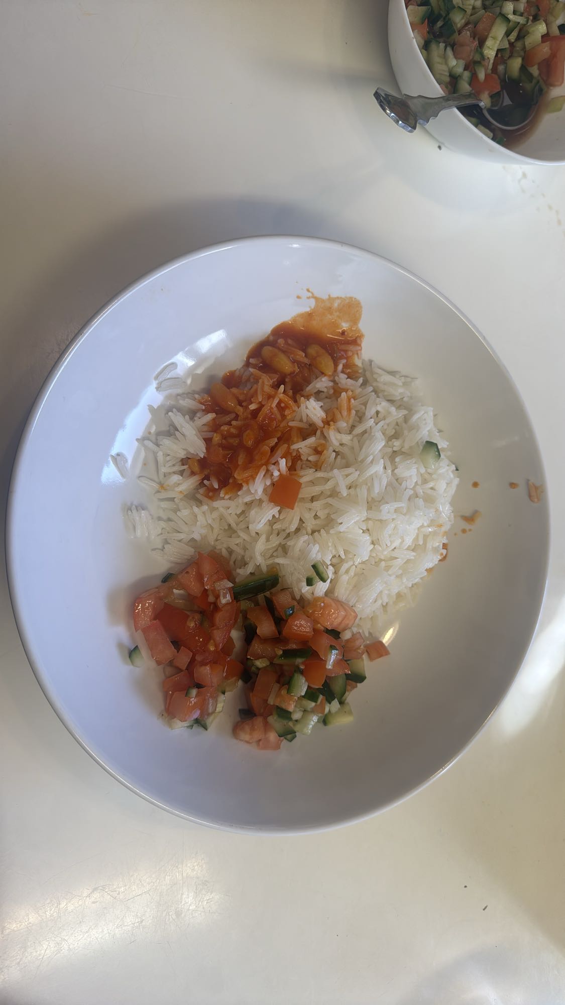 Ris med bönsås och sallad