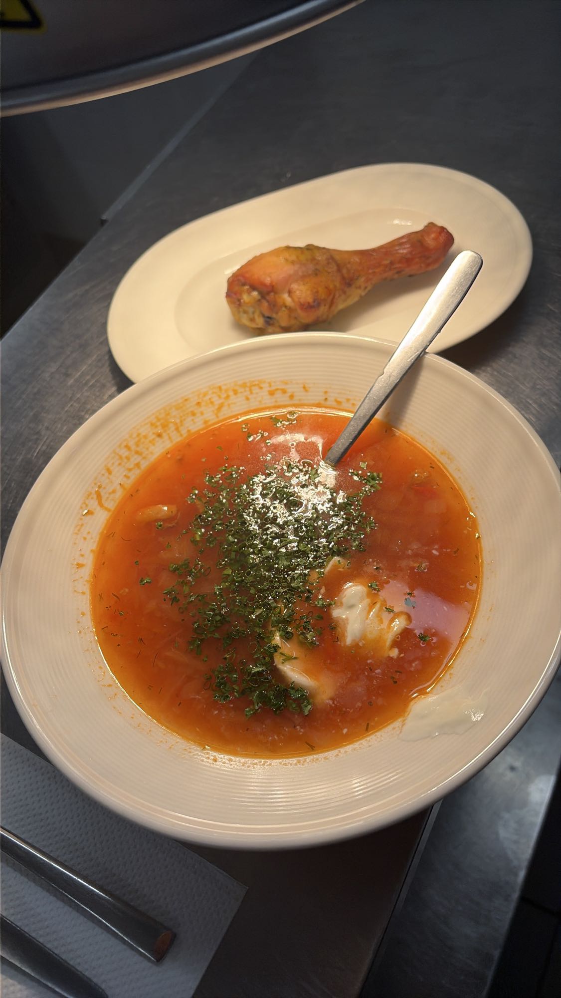 Борщ с куриной ножкой