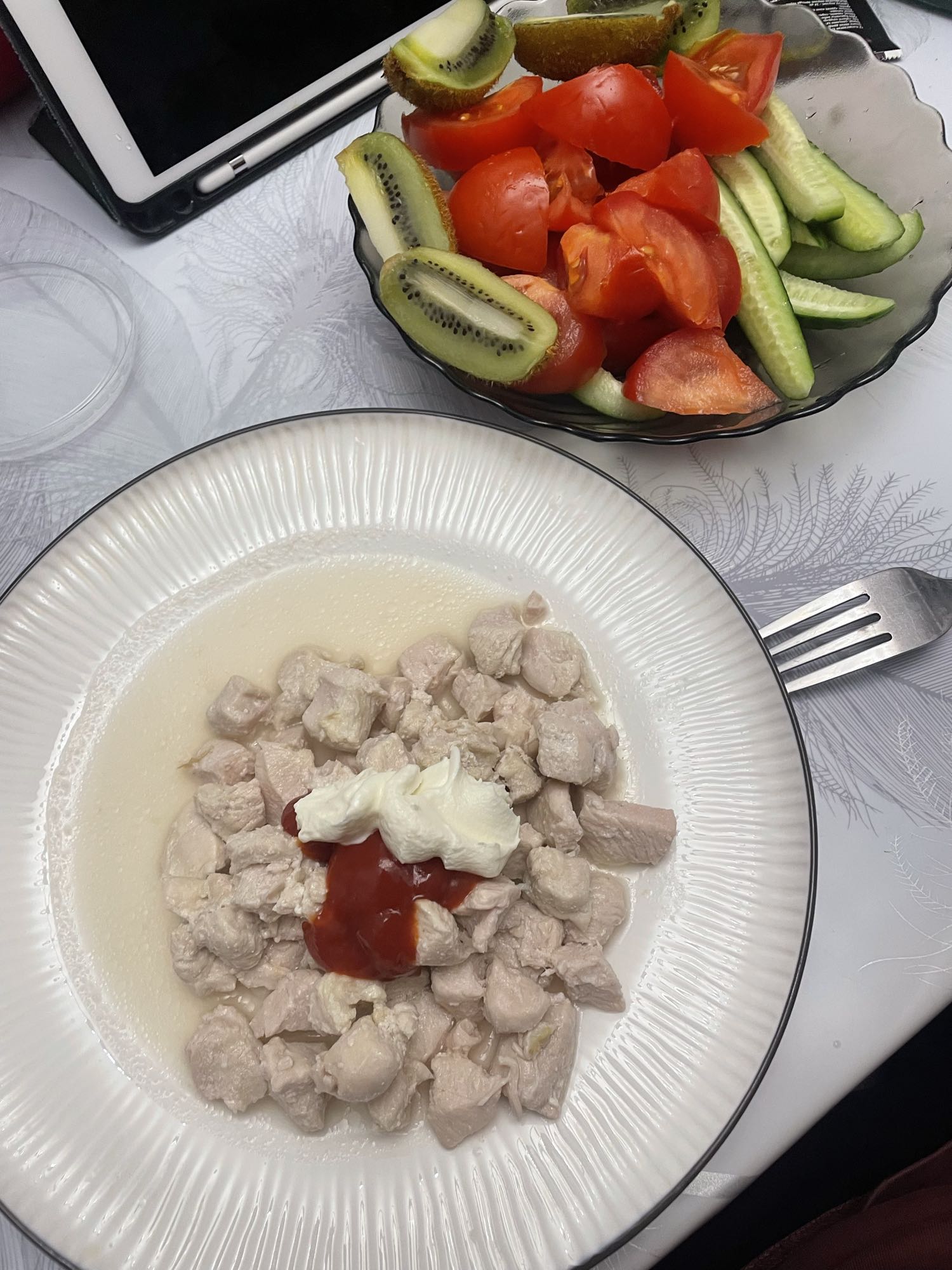 Курица с овощами и киви