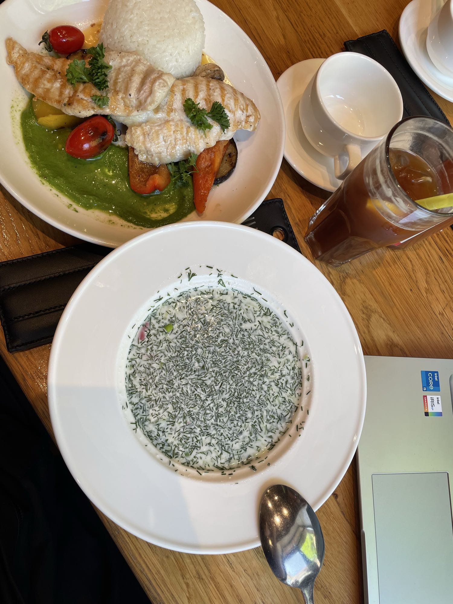 Курица с рисом и окрошка