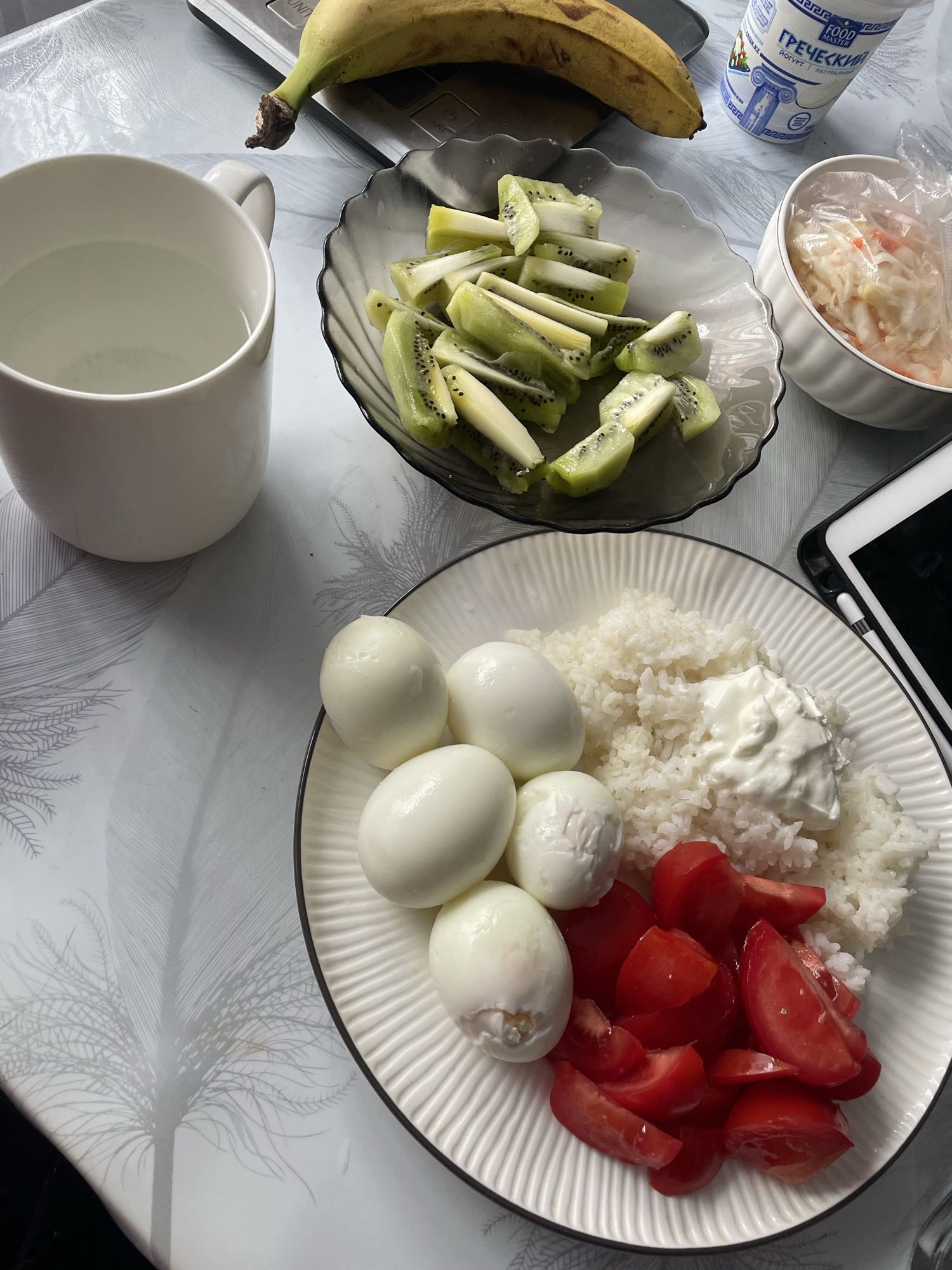 Завтрак с рисом и фруктами