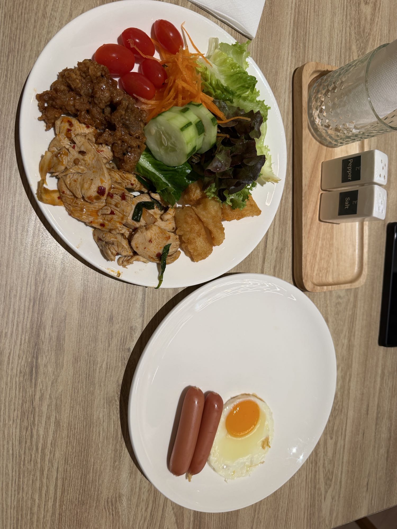 Piatto misto con uovo