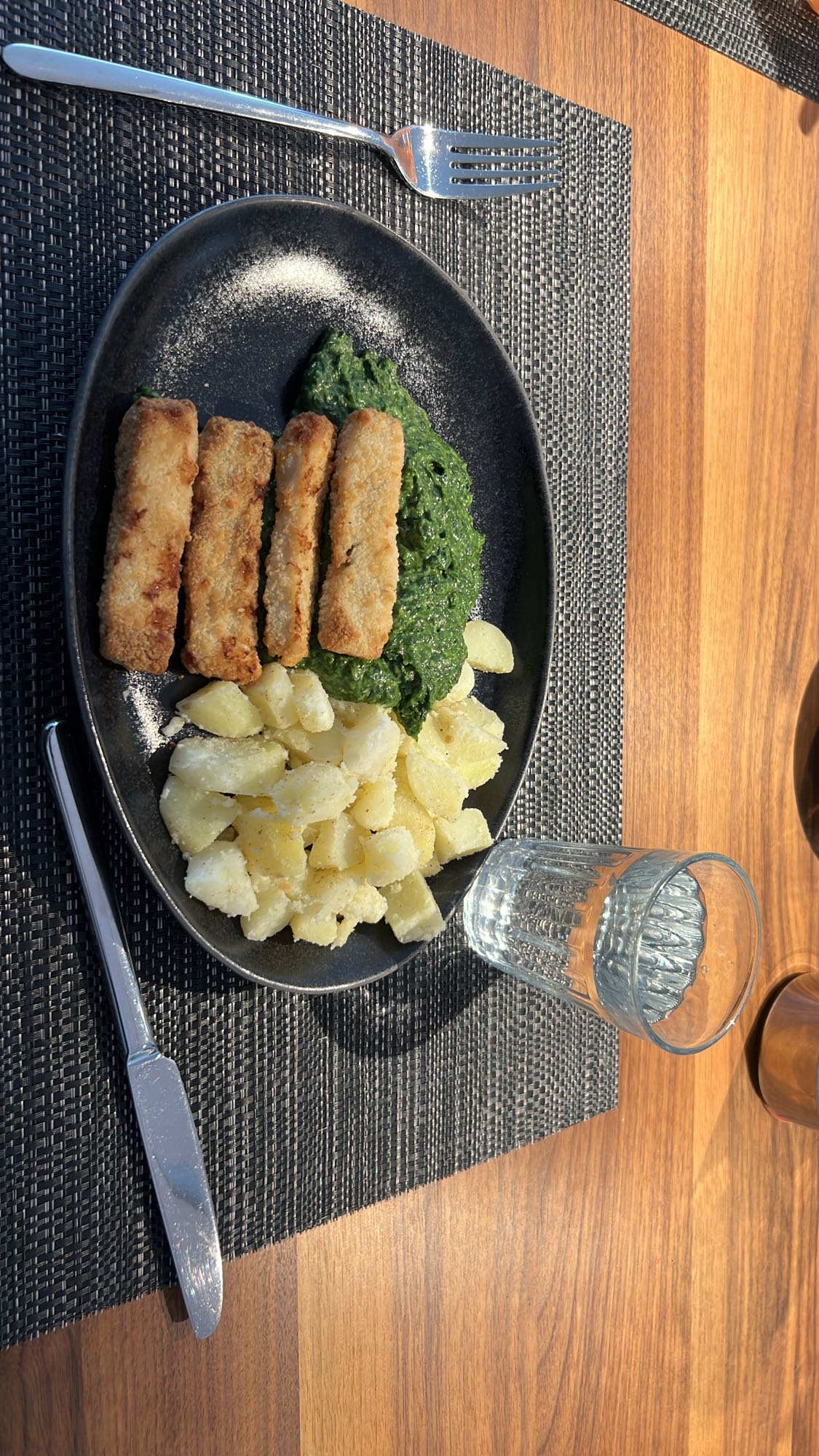 Fischstäbchen mit Spinat