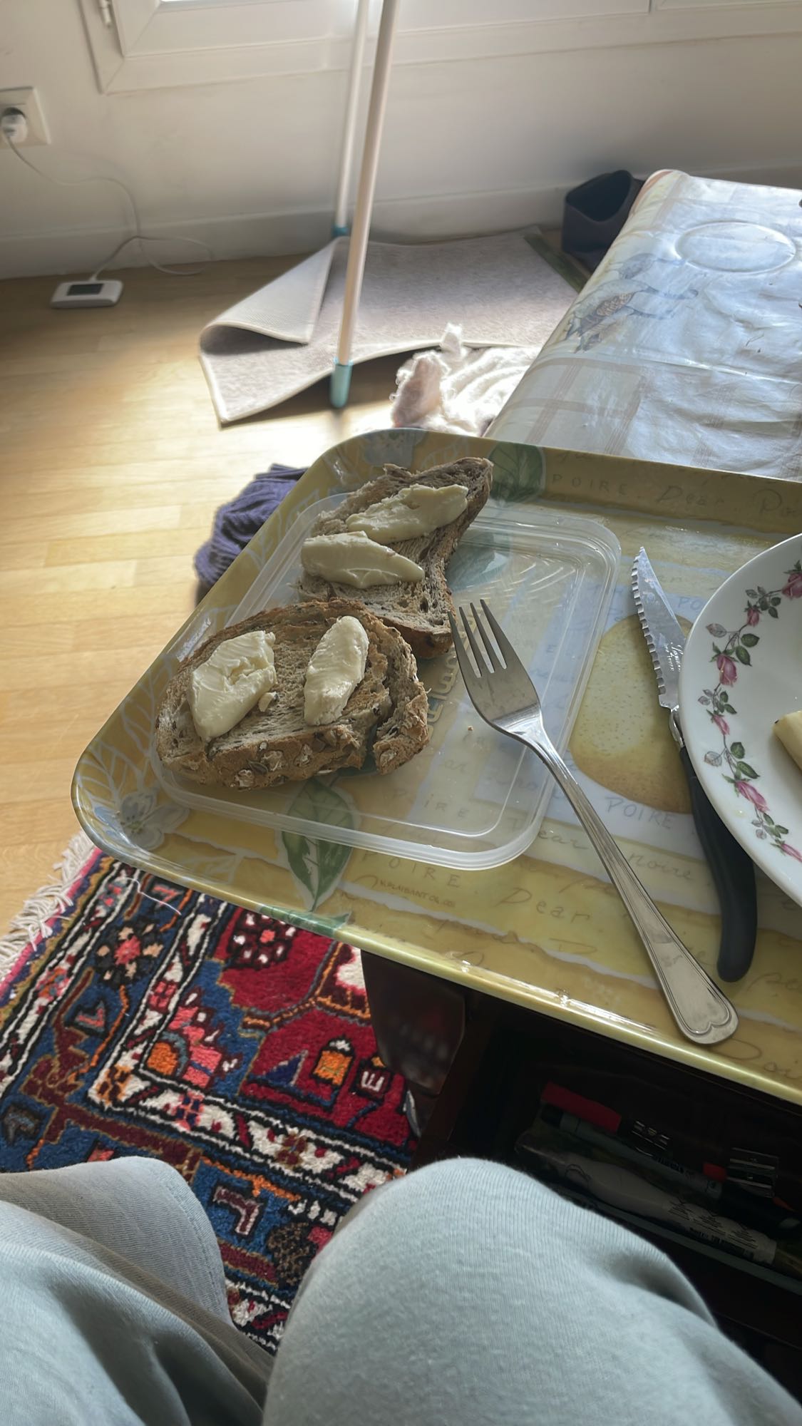 Bread with soft cheese